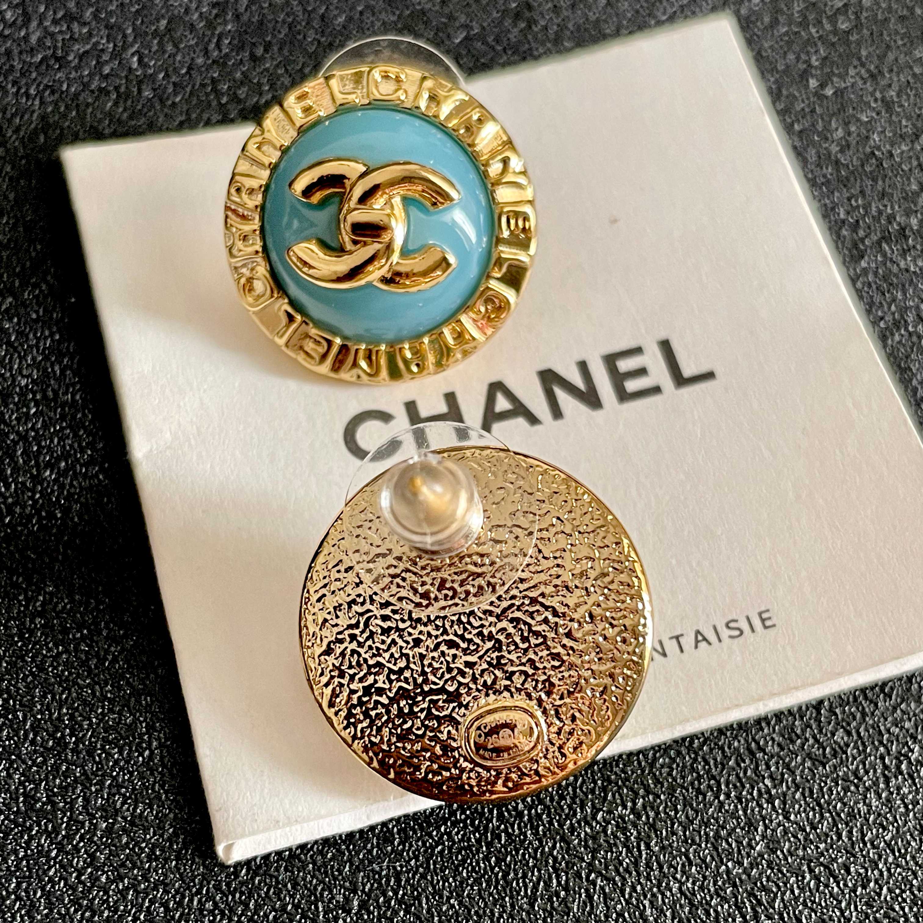 Chanel香奈儿 中古 耳钉👀小香家的款式真心无需多介绍😘🎶每一款都超好看，精致大方，非常显气质