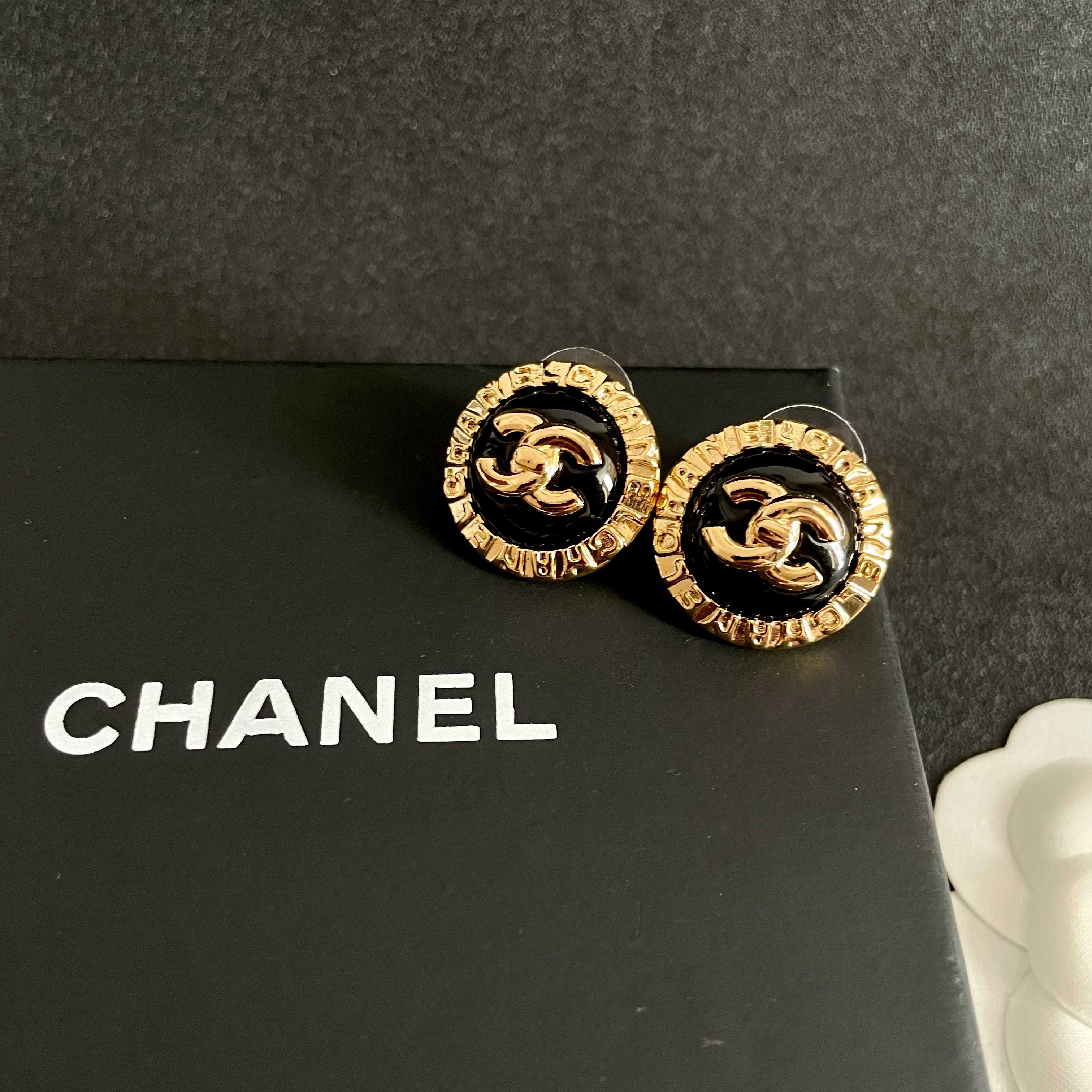 Chanel香奈儿 中古 耳钉👀小香家的款式真心无需多介绍😘🎶每一款都超好看，精致大方，非常显气质
