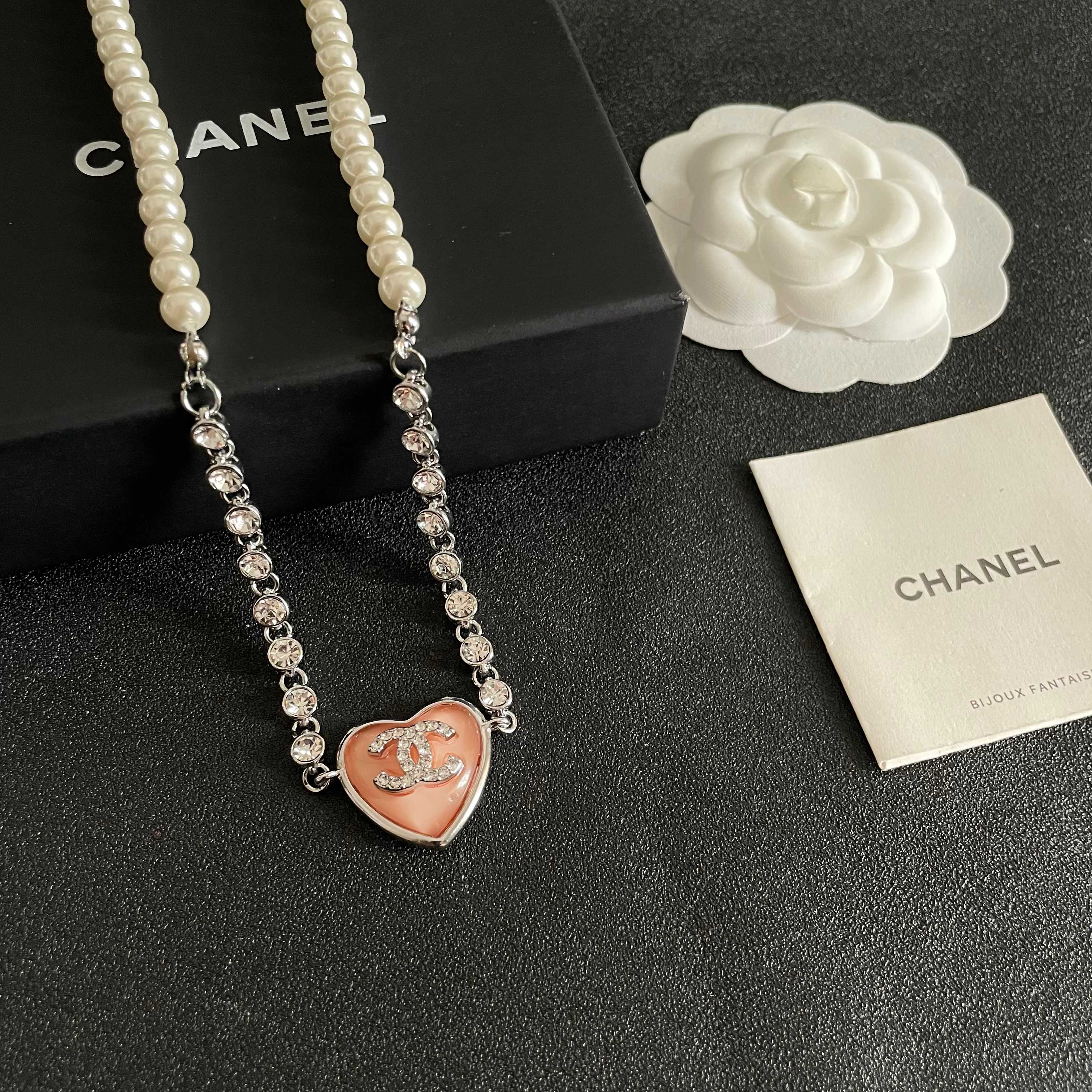 Chanel香奈儿 中古 项链👀小香家的款式真心无需多介绍😘🎶每一款都超好看，精致大方，非常显气质.