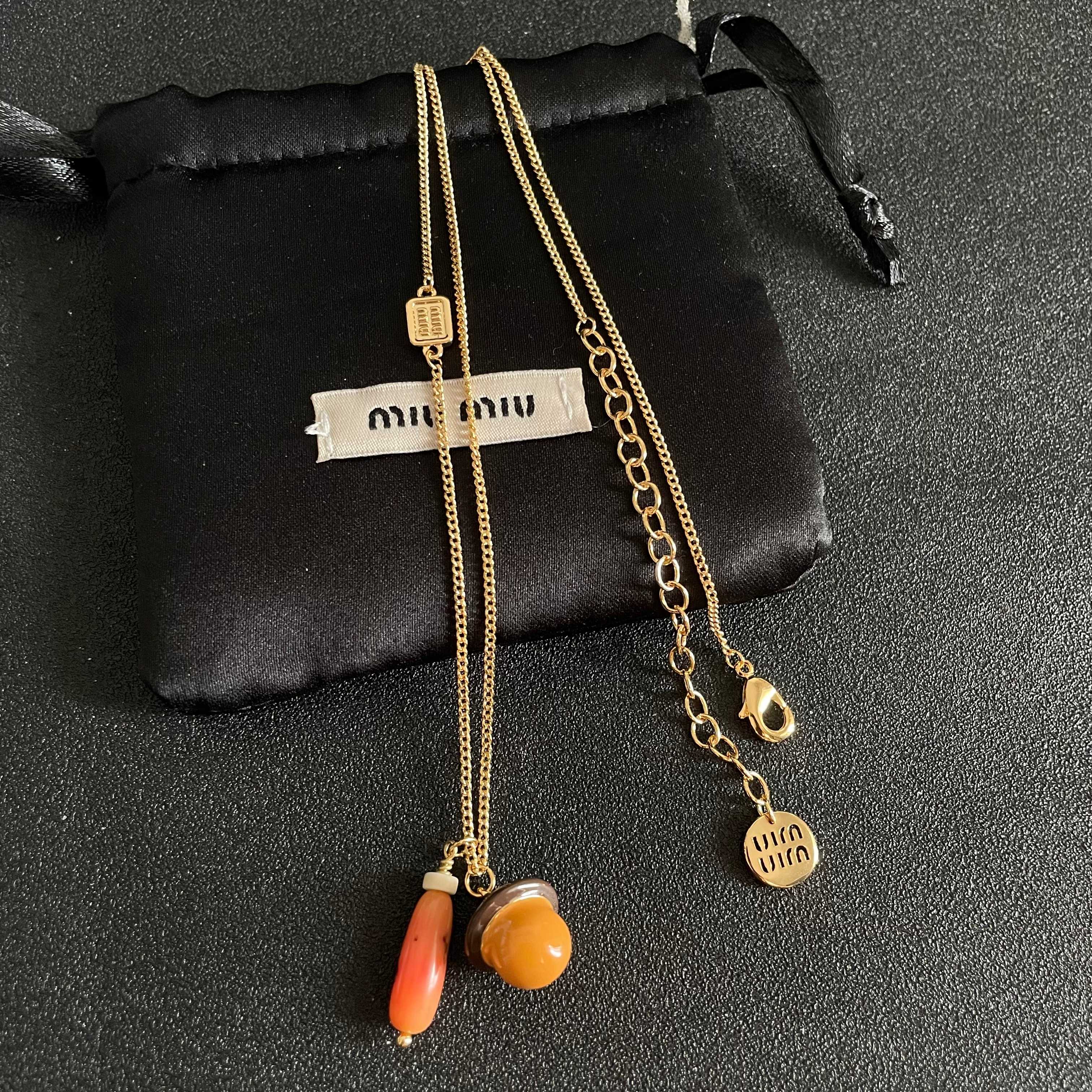 项链 👌官网打版 miumiu字母项链 优雅大方精工设计   雕刻 非常修饰脸型    青春活力    