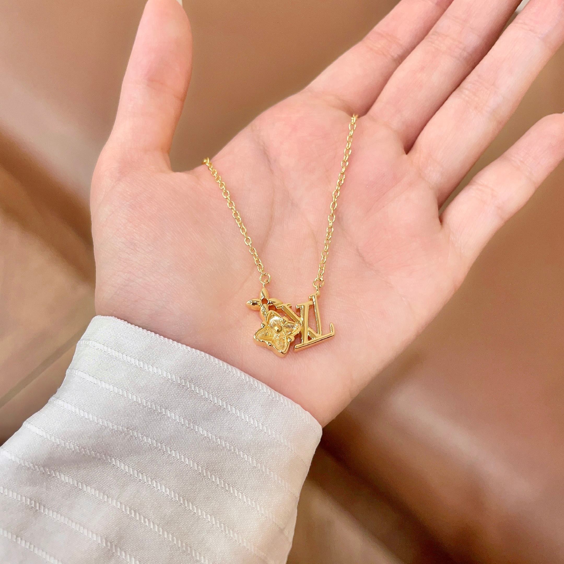 💥💥Louis Vuitton 路易威登 设计独特 (用LV经典之作图形理念)👋好看🧚‍♀️项链 超级无