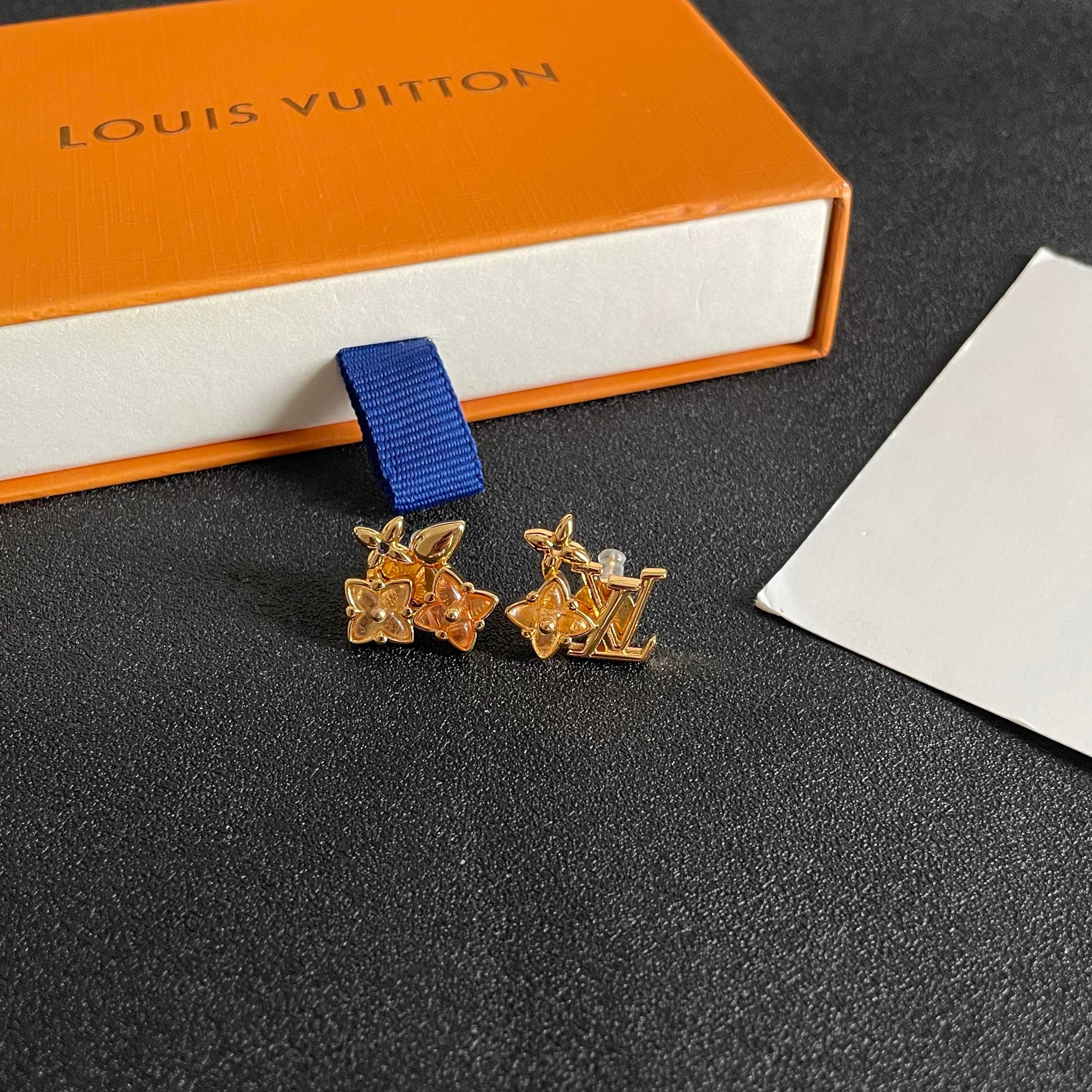 👑Lv 路易威登 2026年早春新品耳钉 经典老花耳环 超精工cnc工艺技术 上身美美哒 特别适合夏日搭