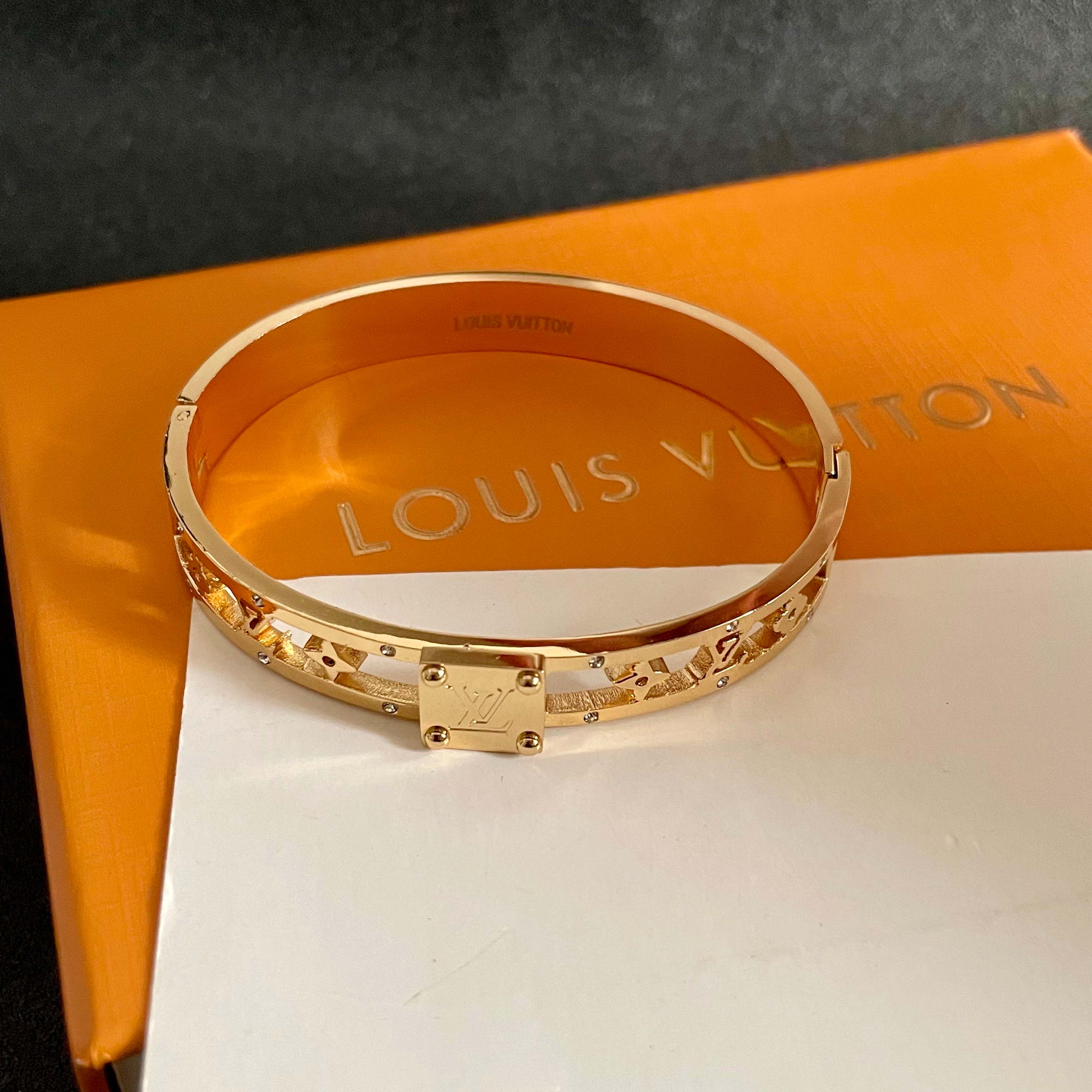 💥新品😍 原单货 LV中性款雕刻镂空字母手镯🔹21Cm大码🔹Louis Vuitton 路易威登 🔹专柜