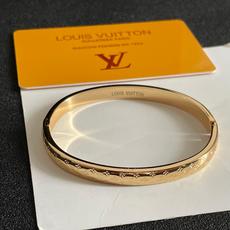 💥新品😍 原单货 LV手镯🔹🔹Louis Vuitton 路易威登 🔹专柜一致材质 火爆款出货 设计独特 💥新品😍 原单货 LV手镯🔹🔹Louis Vuitton 路易威登 🔹专柜一致材质 火爆款出货 设计独特