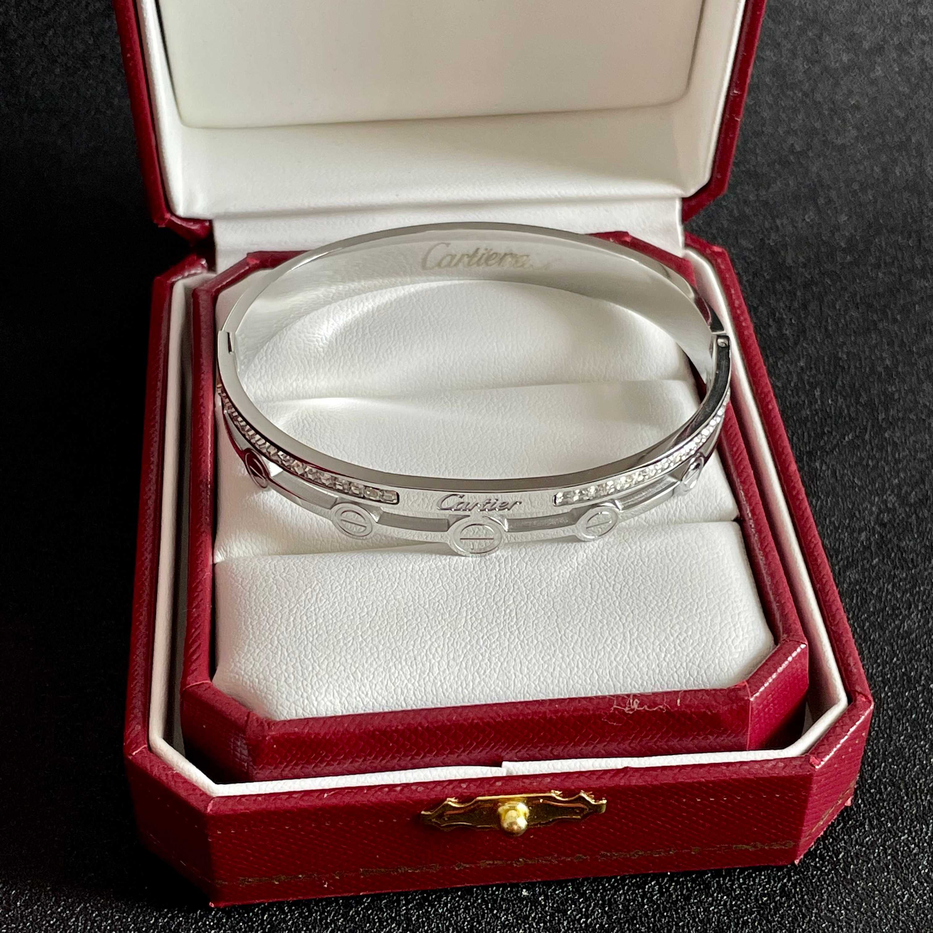 👑Cartier 卡地亚官网最新发布 👉🏻火爆半边满钻手镯💥进口精工保色18k💯高端定制👈🏻🙈🙈🙈顶级工