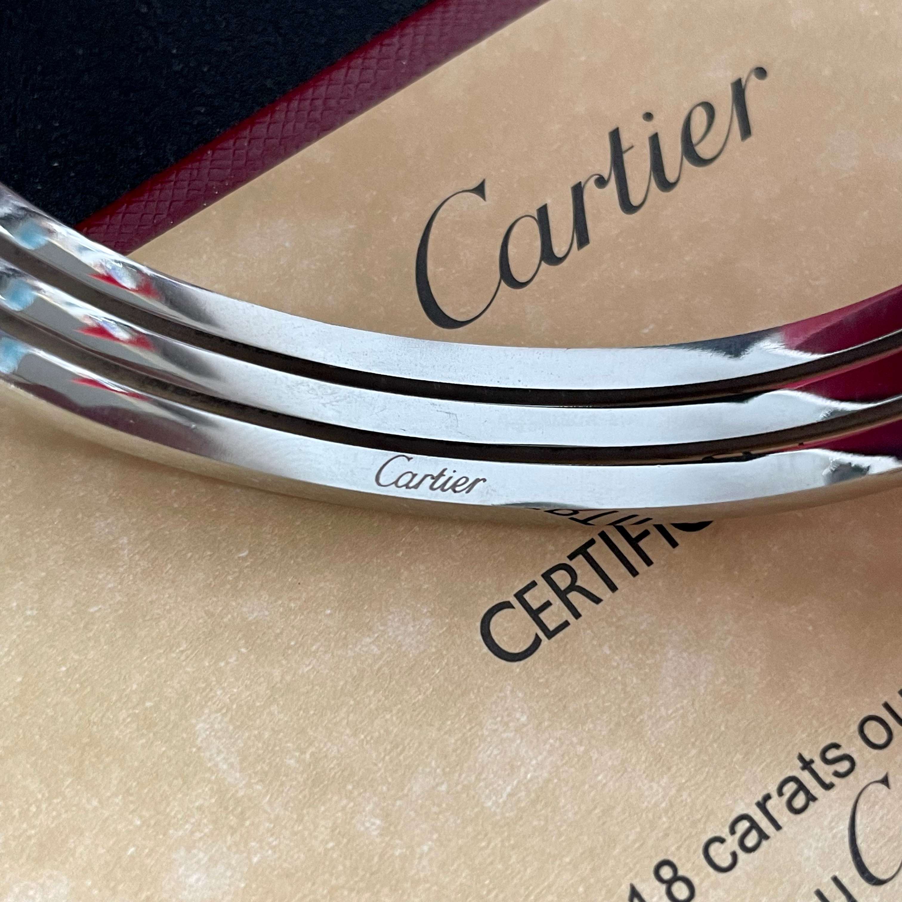 👑Cartier 卡地亚官网最新发布 👉🏻火爆窄版细款中号手镯💥进口精工保色18k💯高端定制👈🏻🙈🙈🙈顶