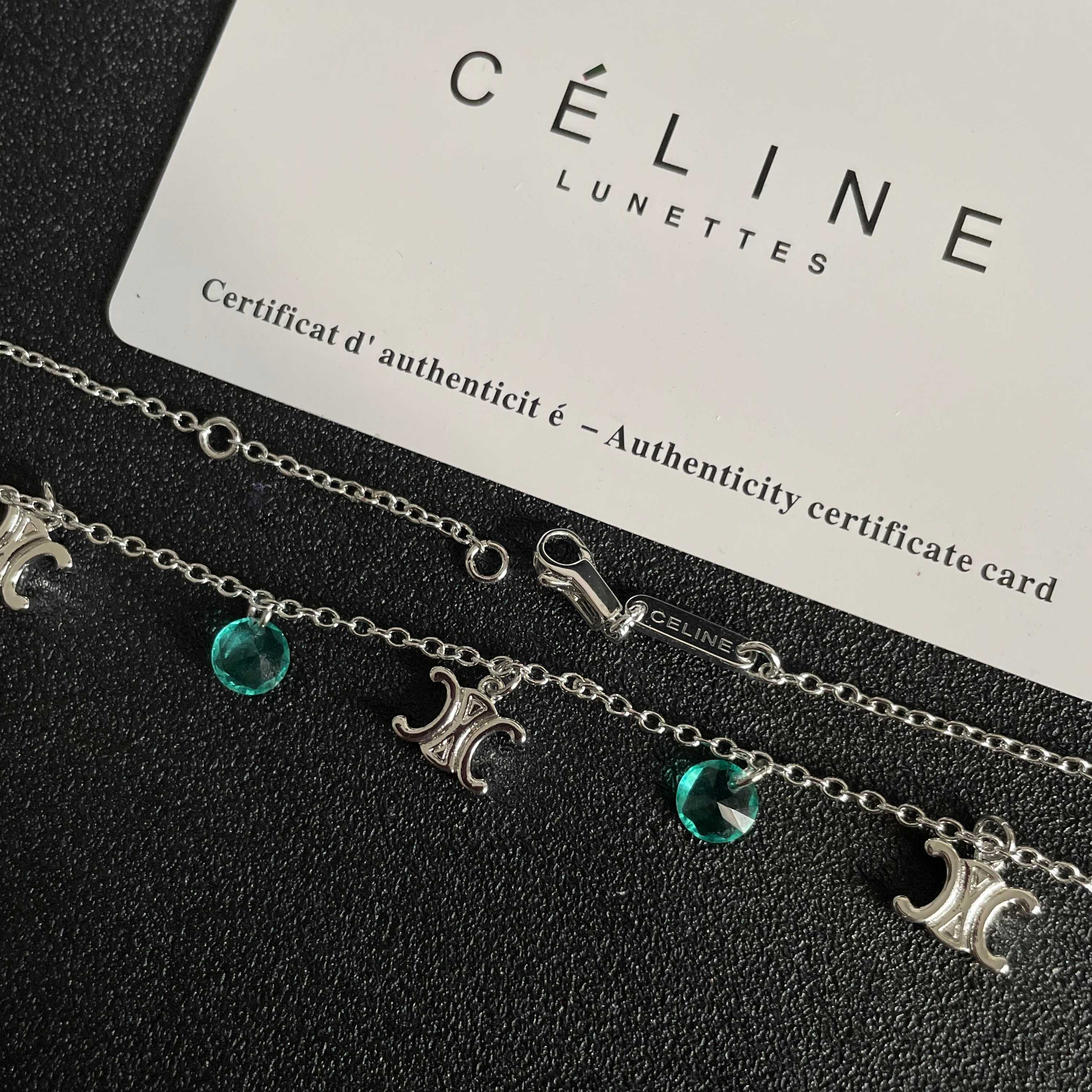 Celine 赛琳 项链 一直是简约时尚界的标杆大胆的设计 百看不厌▪️搭配起来更Fashion ✨.