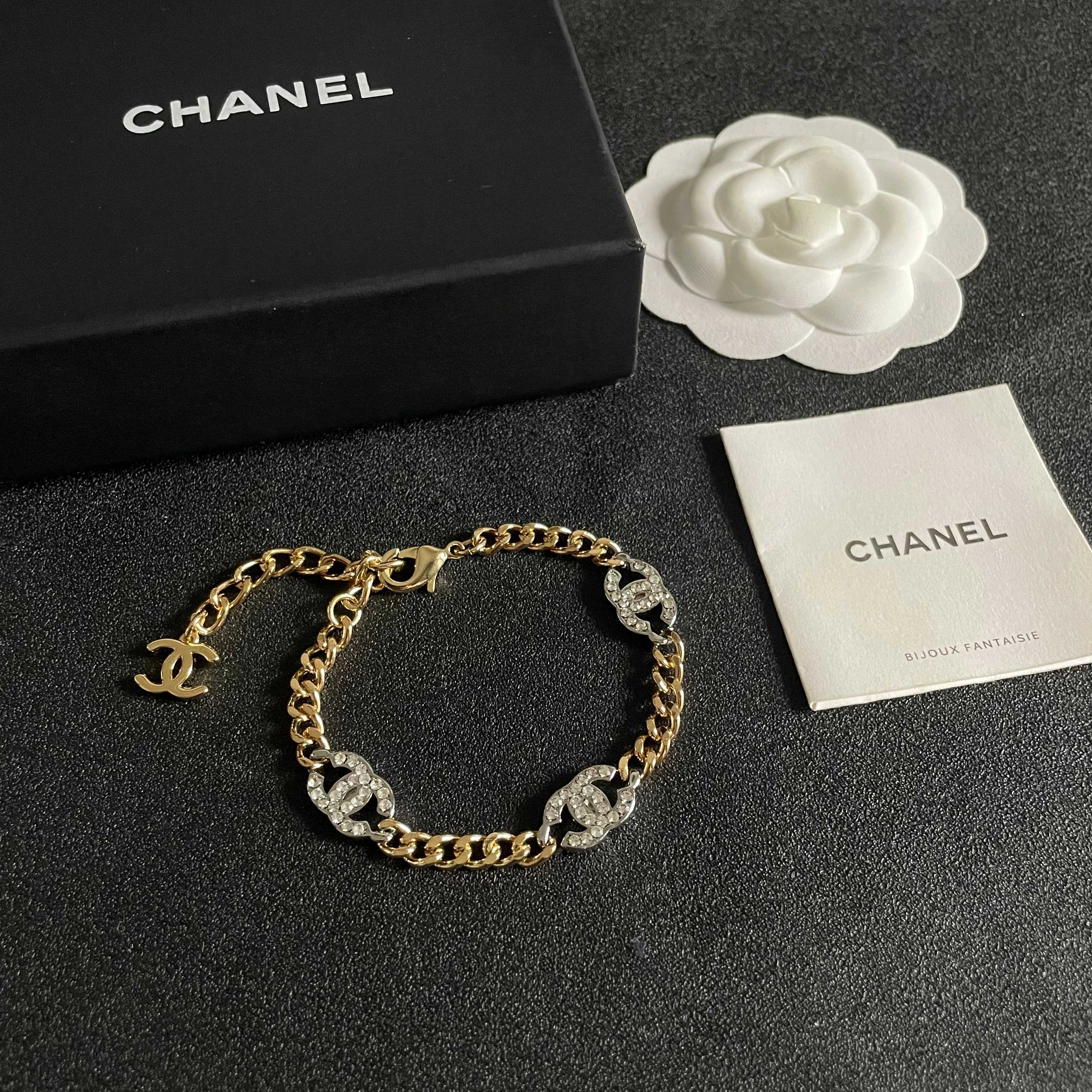 Chanel香奈儿 中古 手链👀原版复刻logo  小香家的款式真心无需多介绍😘🎶每一款都超好看，精致大
