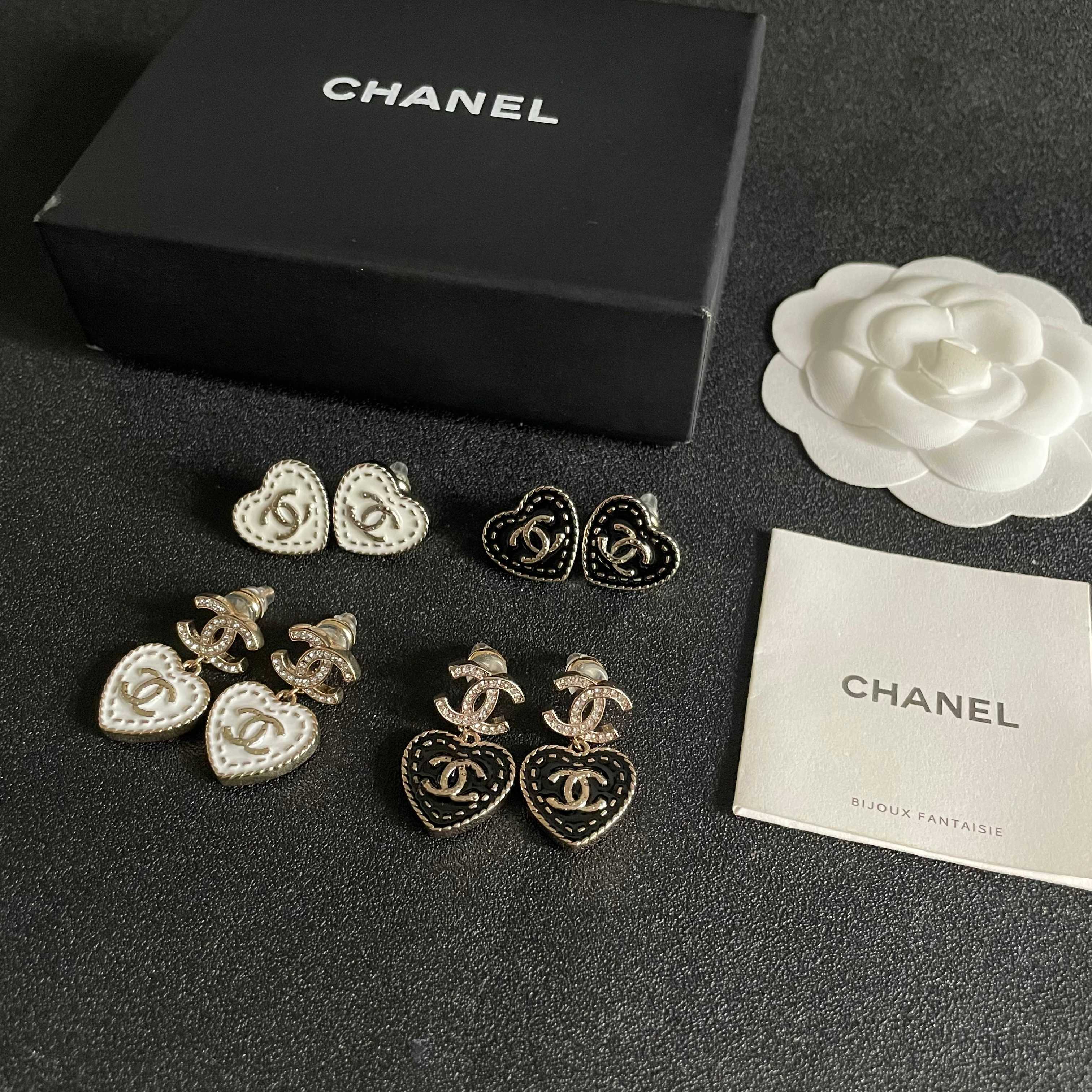 Chanel香奈儿 中古 耳钉👀小香家的款式真心无需多介绍😘🎶每一款都超好看，精致大方，非常显气质