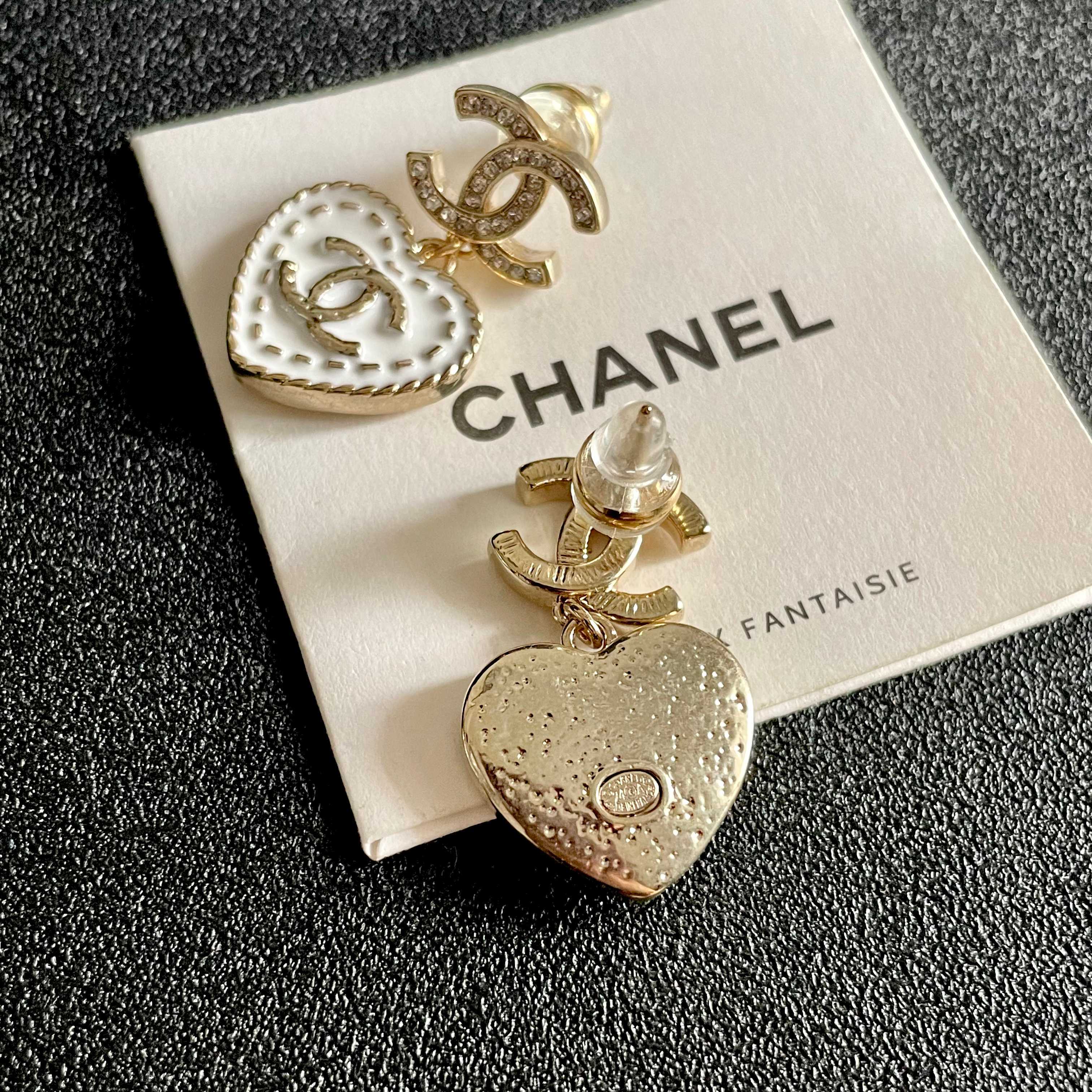 Chanel香奈儿 中古 耳钉👀小香家的款式真心无需多介绍😘🎶每一款都超好看，精致大方，非常显气质