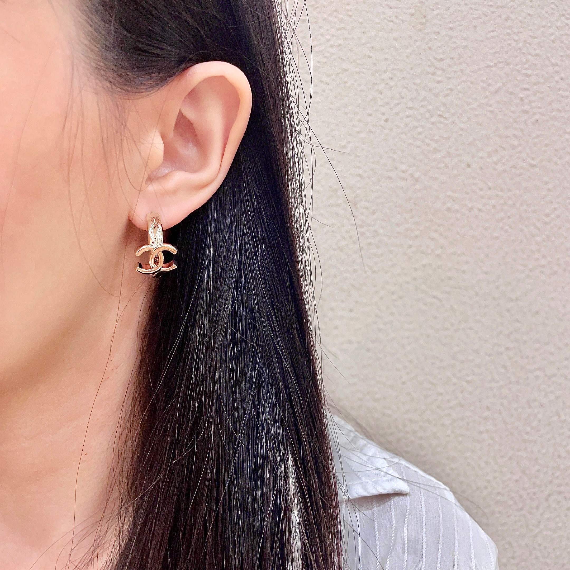 Chanel香奈儿 中古 耳钉👀小香家的款式真心无需多介绍😘🎶每一款都超好看，精致大方，非常显气质