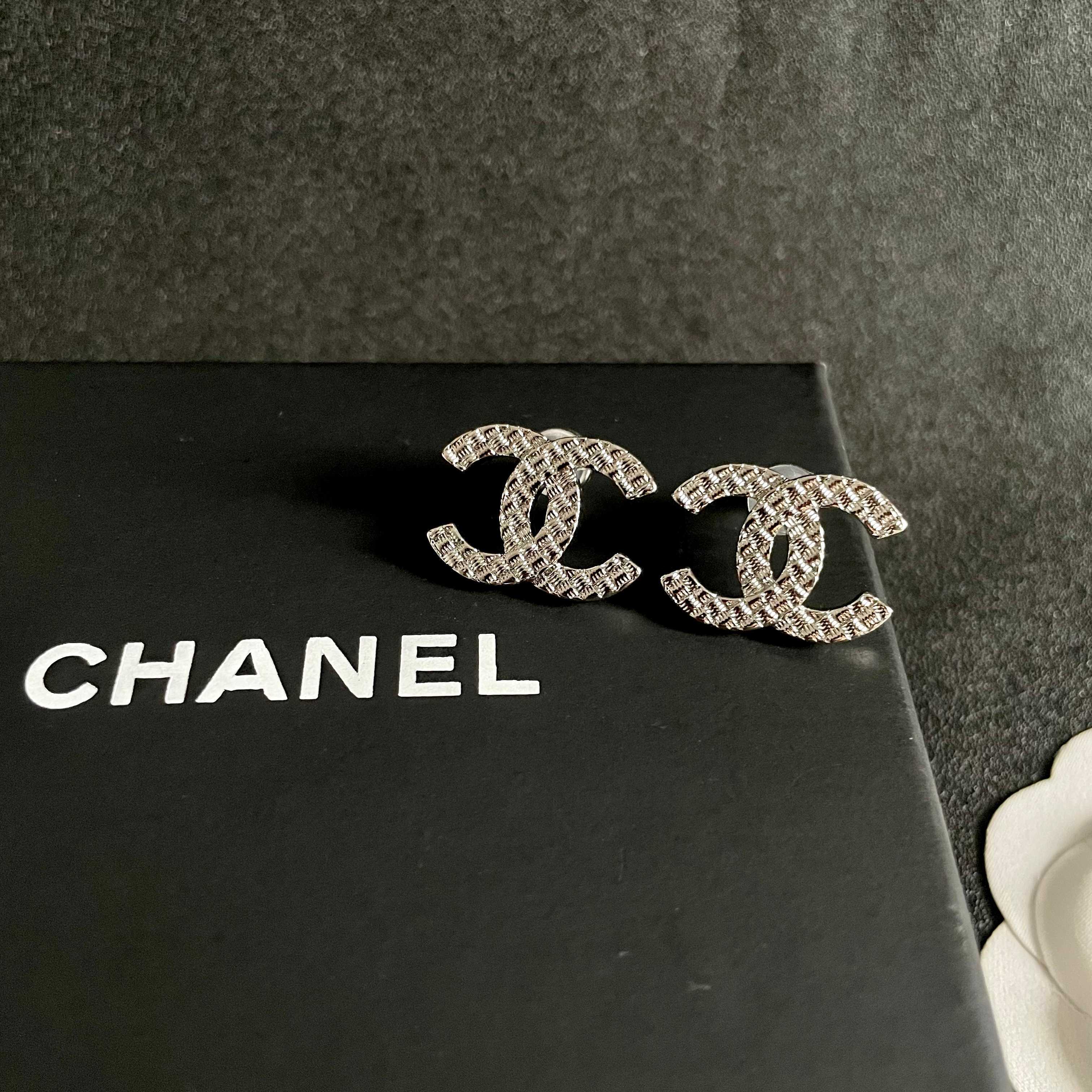 Chanel香奈儿 中古 耳钉👀小香家的款式真心无需多介绍😘🎶每一款都超好看，精致大方，非常显气质