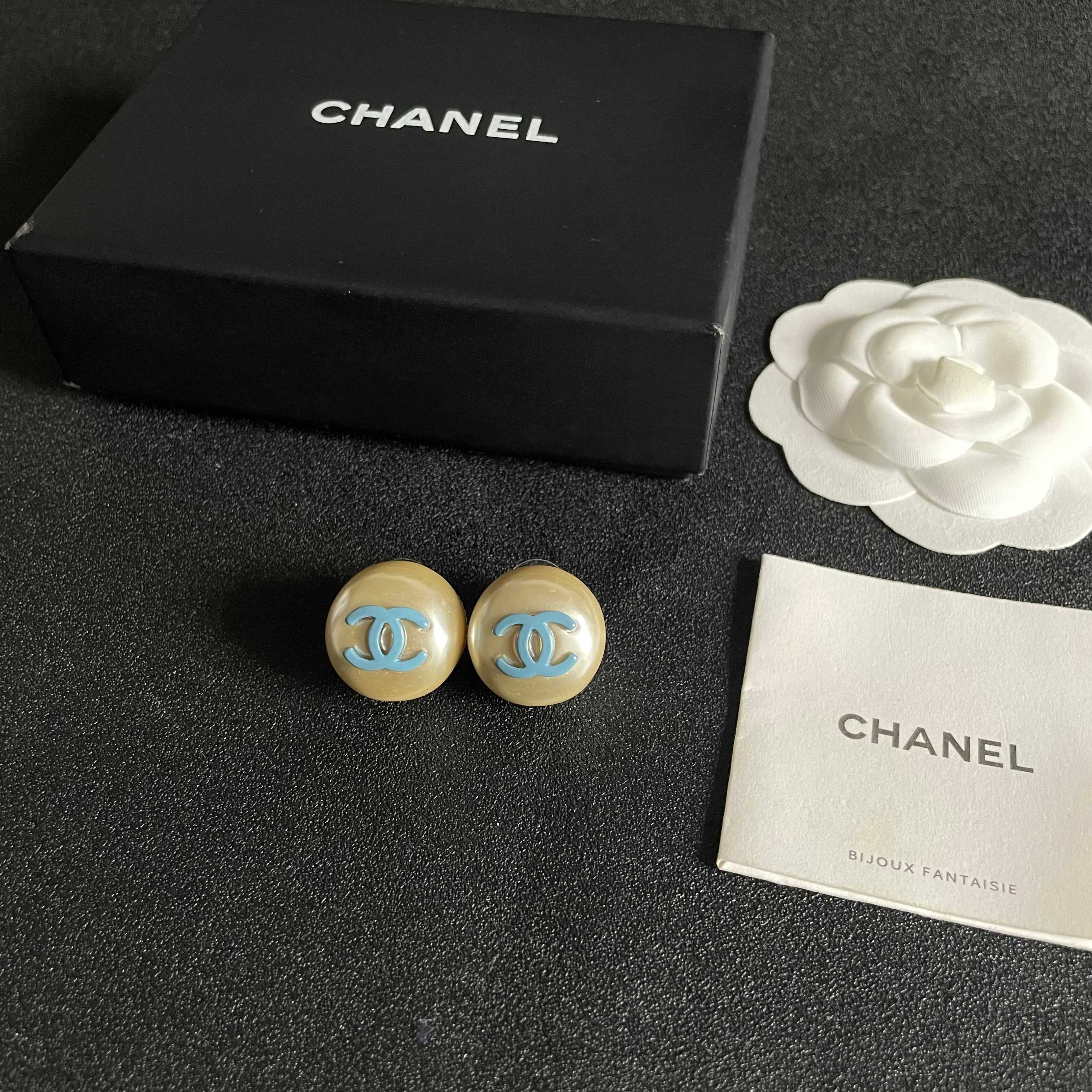 Chanel香奈儿 中古 耳钉👀小香家的款式真心无需多介绍😘🎶每一款都超好看，精致大方，非常显气质