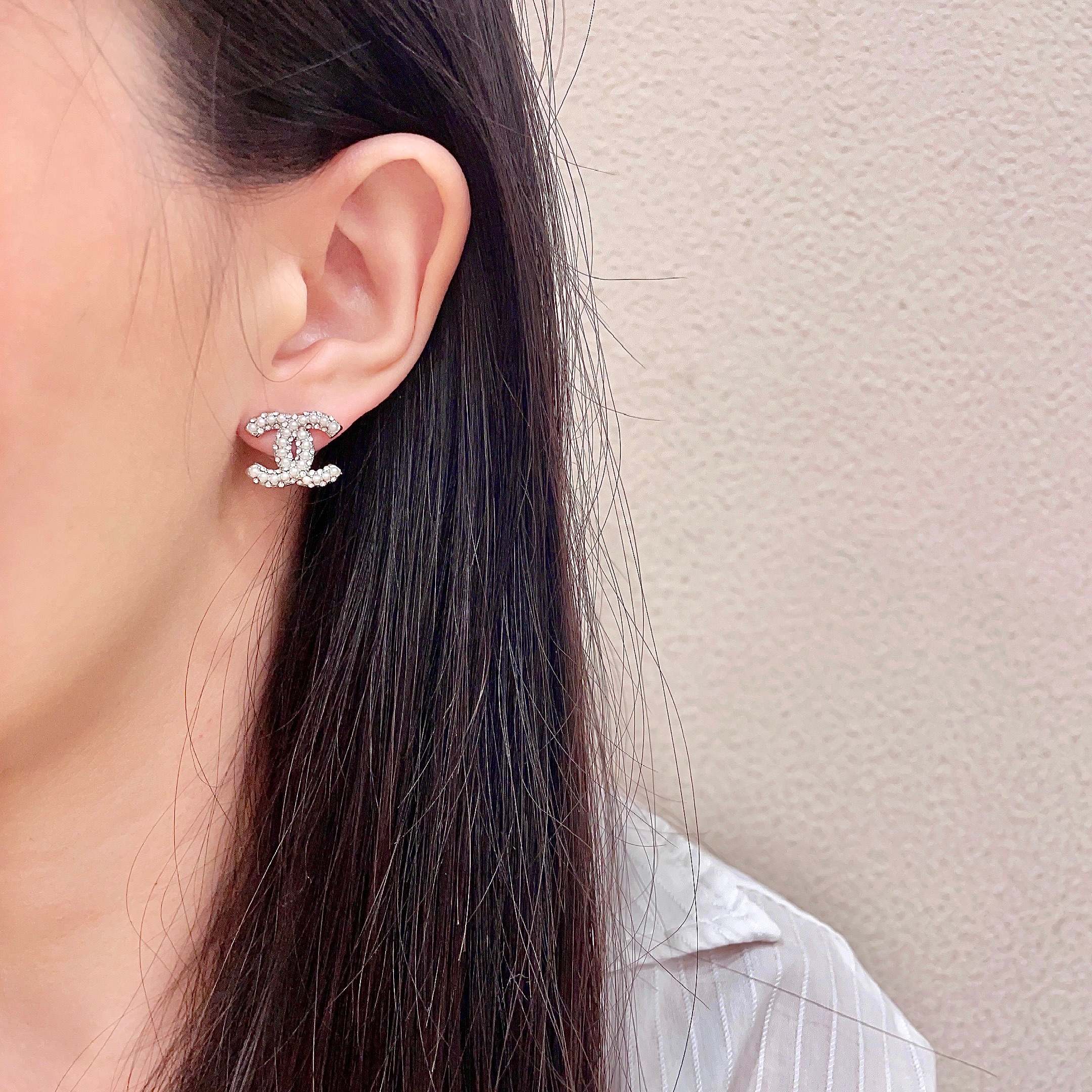 Chanel香奈儿 中古 耳钉👀小香家的款式真心无需多介绍😘🎶每一款都超好看，精致大方，非常显气质