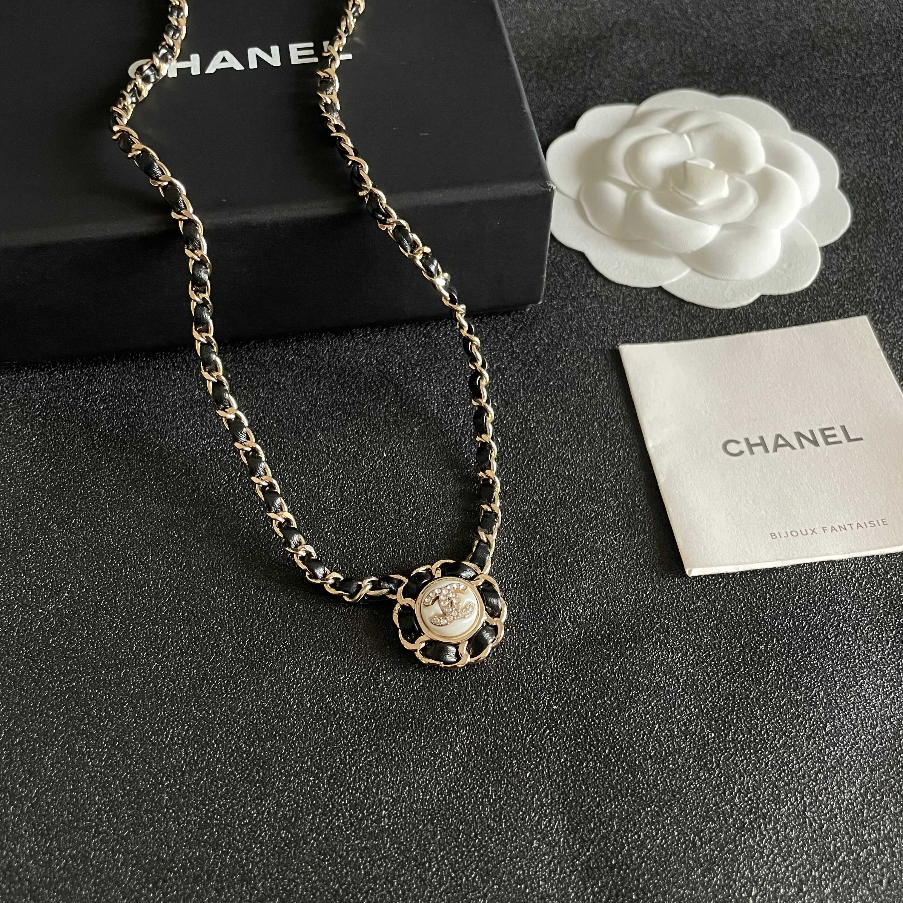 Chanel香奈儿 中古 项链👀小香家的款式真心无需多介绍😘🎶每一款都超好看，精致大方，非常显气质.