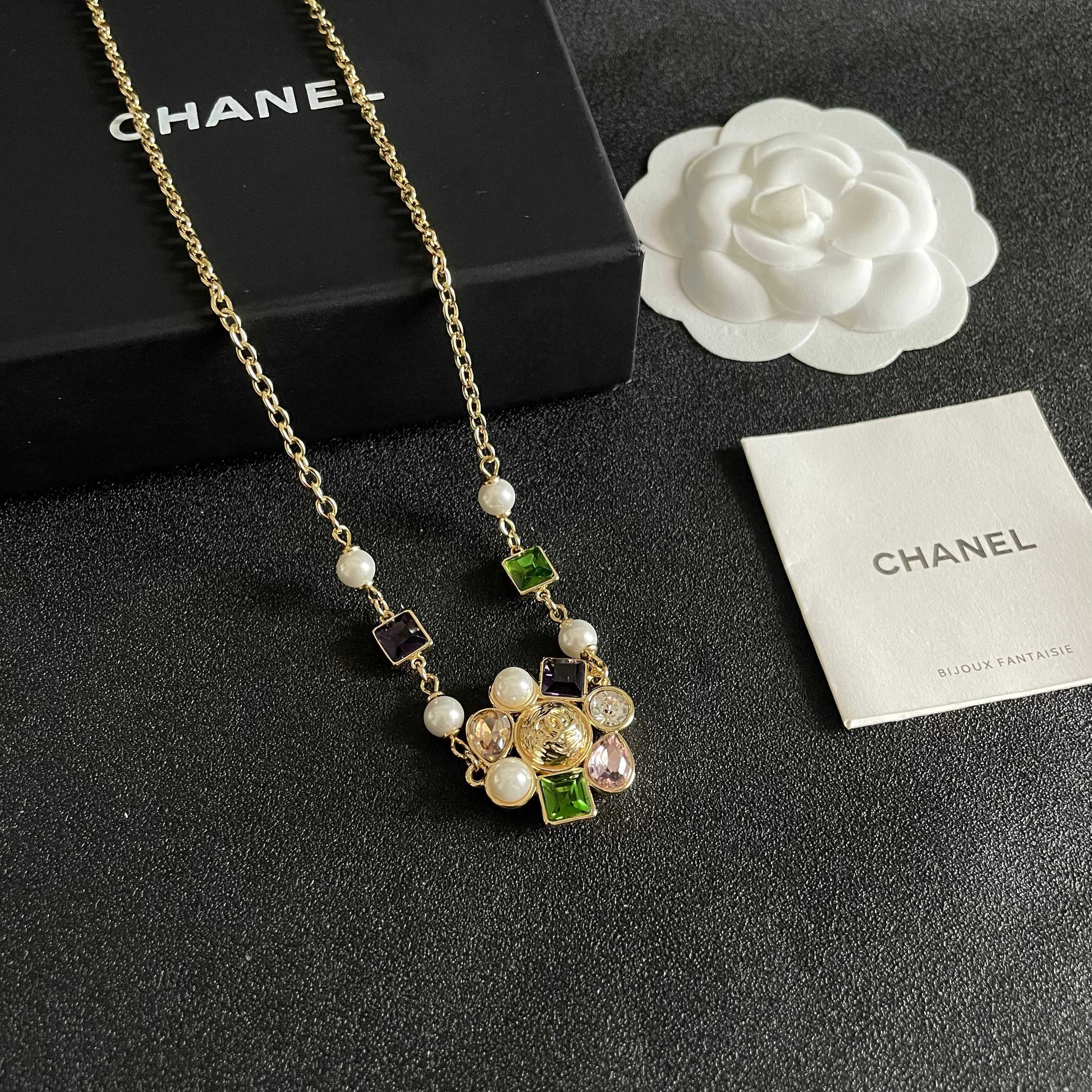 Chanel香奈儿 中古 项链👀小香家的款式真心无需多介绍😘🎶每一款都超好看，精致大方，非常显气质.
