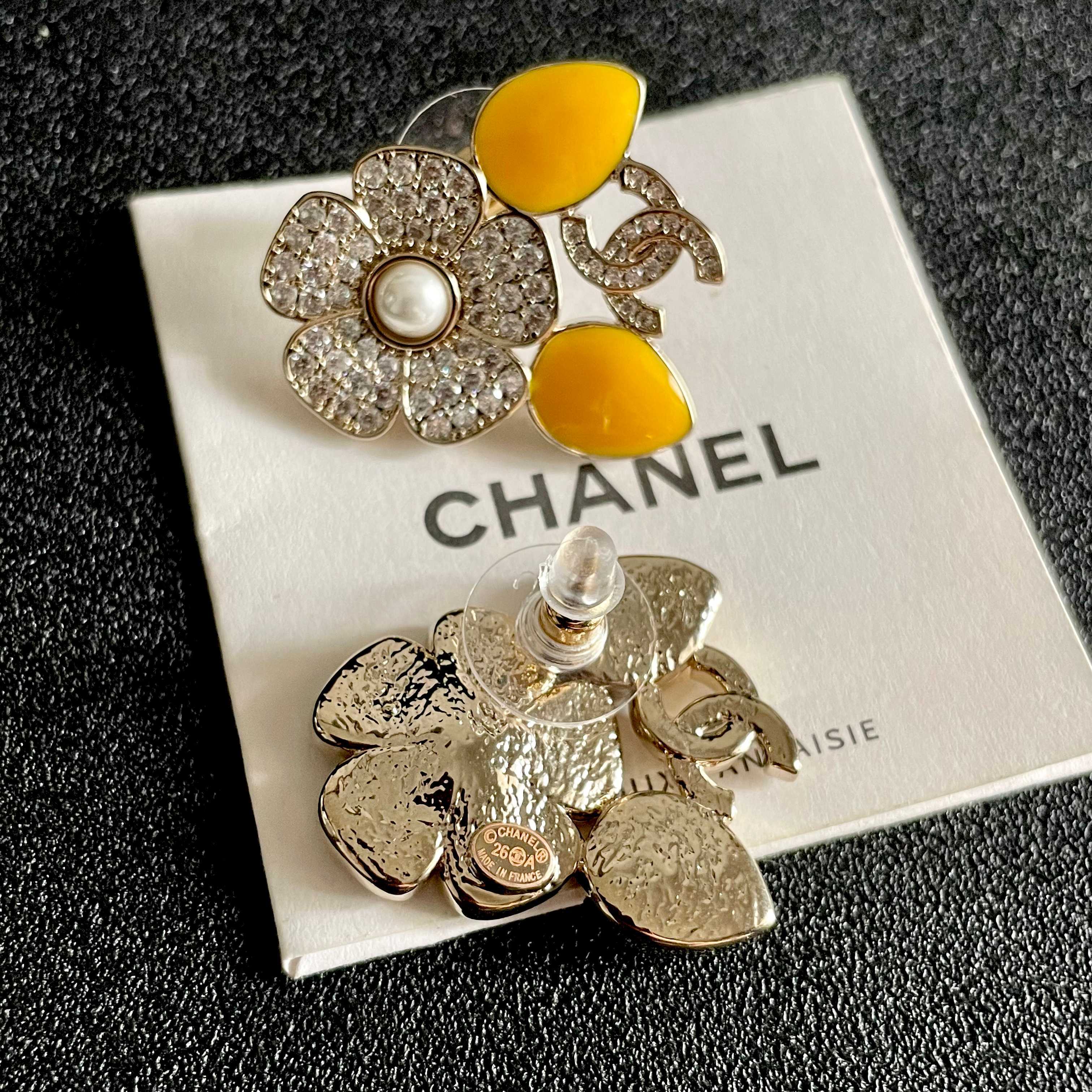Chanel香奈儿 中古 耳钉👀小香家的款式真心无需多介绍😘🎶每一款都超好看，精致大方，非常显气质