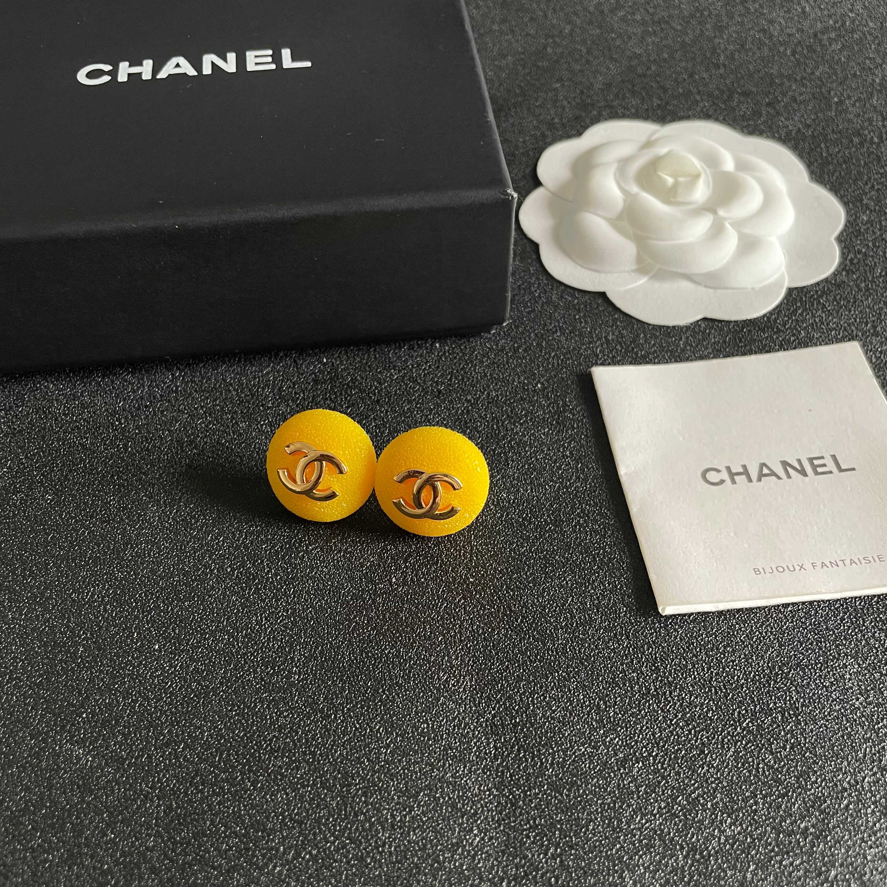 Chanel香奈儿 中古 耳钉👀小香家的款式真心无需多介绍😘🎶每一款都超好看，精致大方，非常显气质