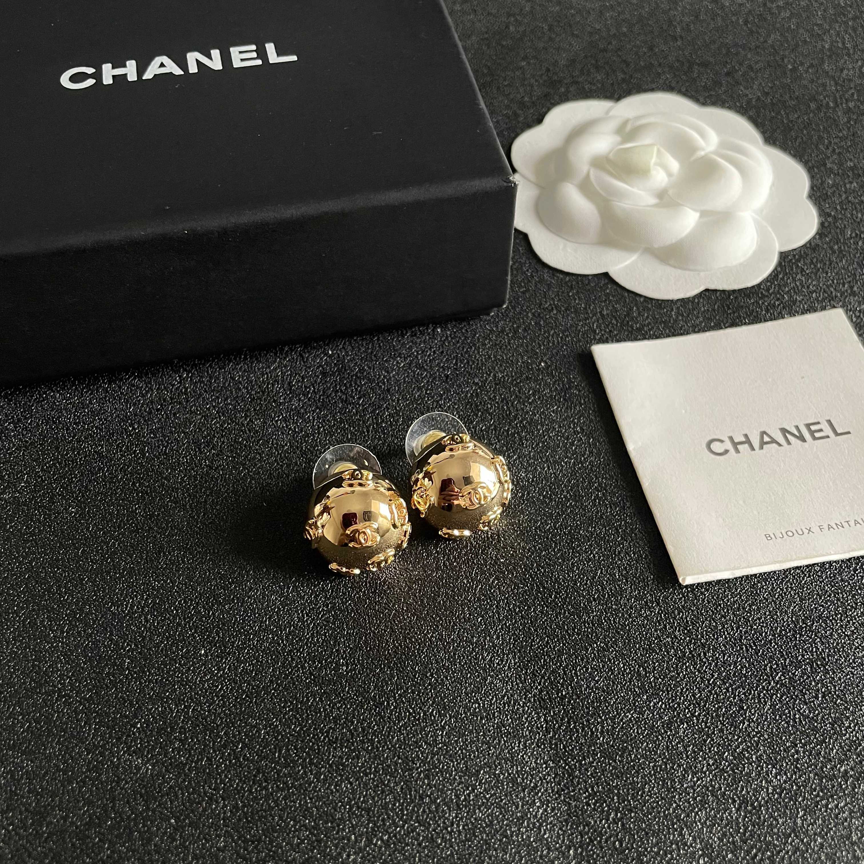 Chanel香奈儿 中古 耳钉👀小香家的款式真心无需多介绍😘🎶每一款都超好看，精致大方，非常显气质