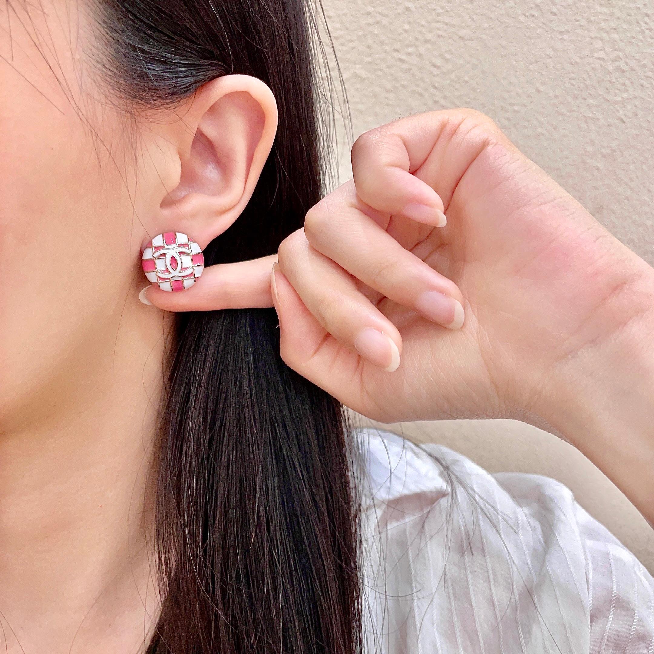 Chanel香奈儿 中古 耳钉👀小香家的款式真心无需多介绍😘🎶每一款都超好看，精致大方，非常显气质