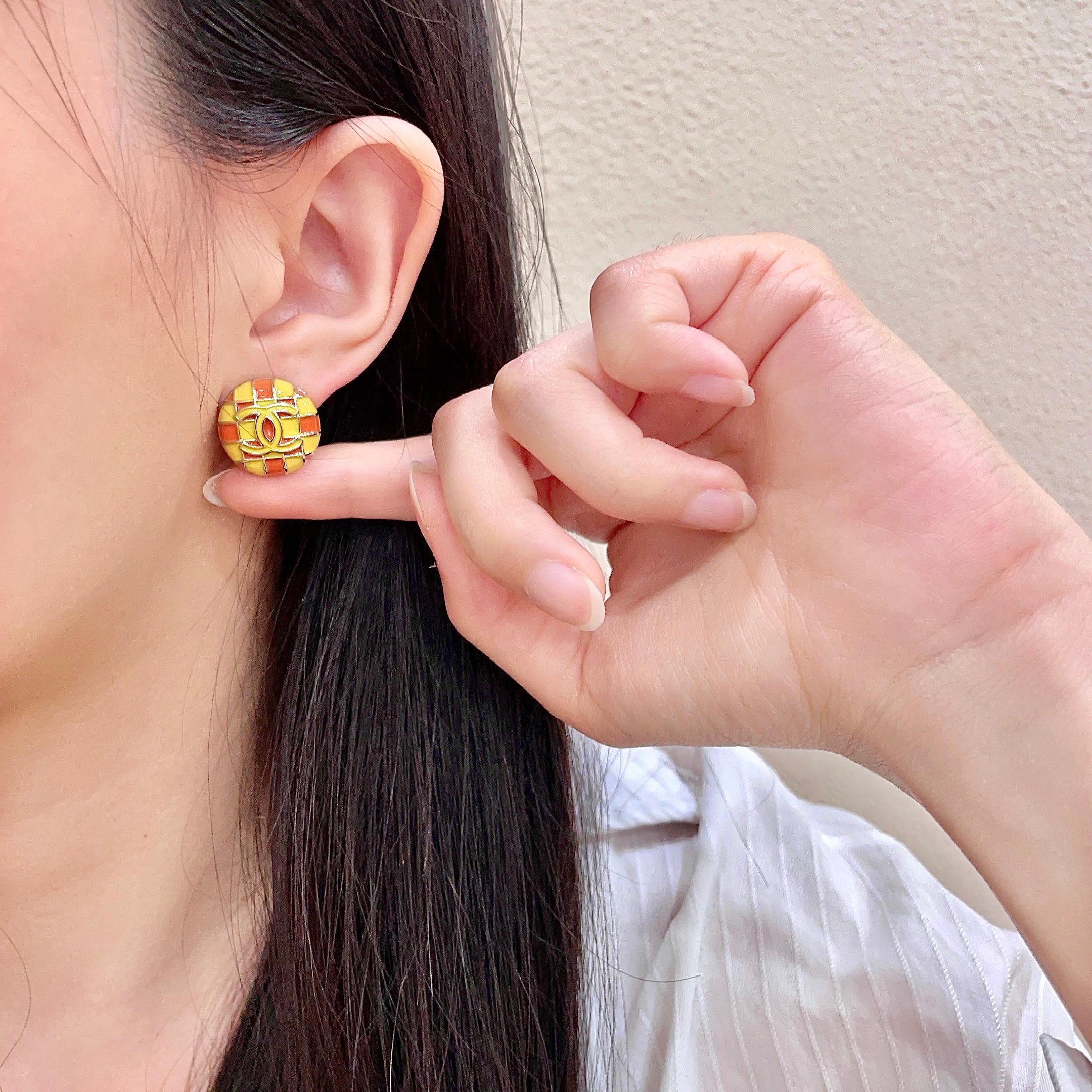 Chanel香奈儿 中古 耳钉👀小香家的款式真心无需多介绍😘🎶每一款都超好看，精致大方，非常显气质