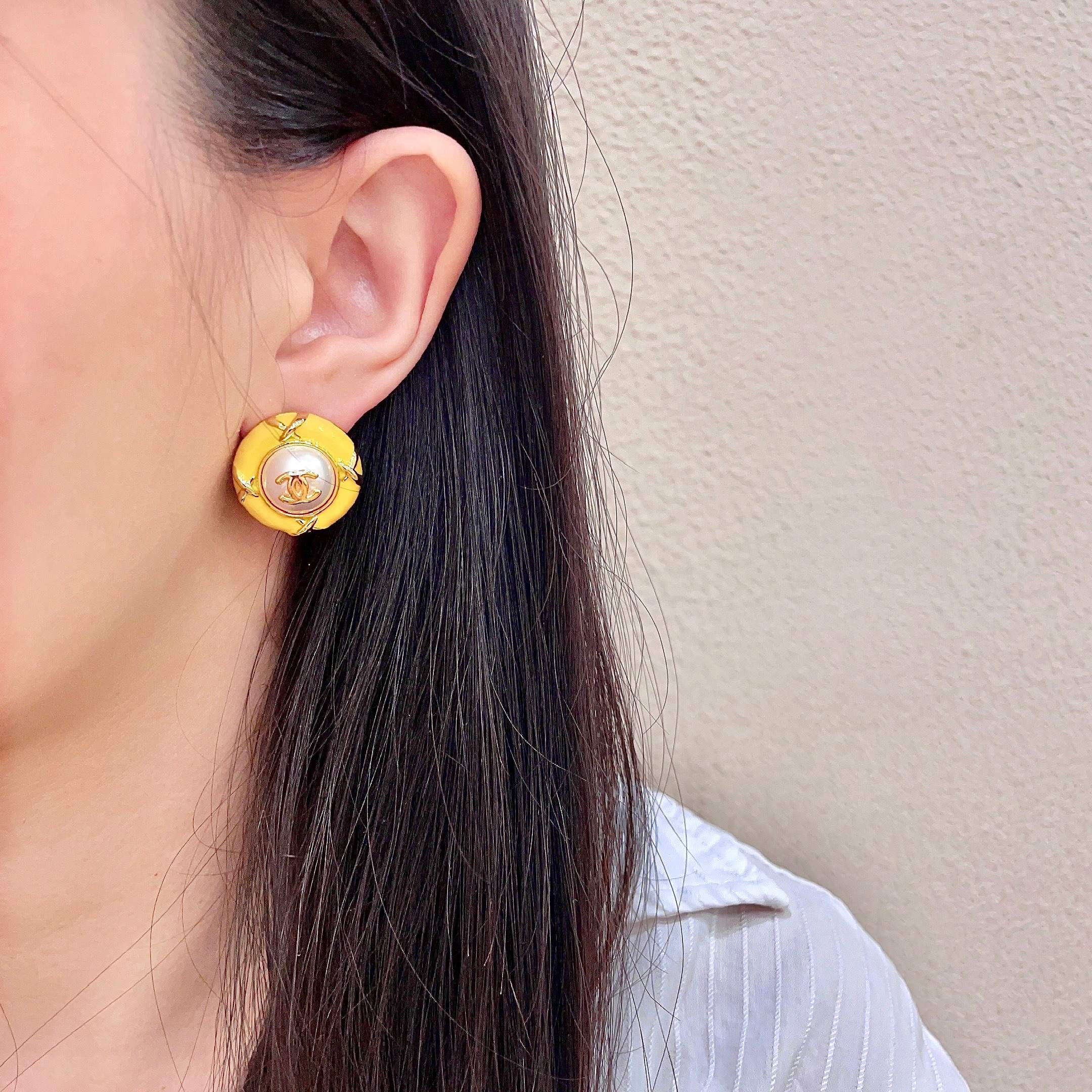 Chanel香奈儿 中古 耳钉👀小香家的款式真心无需多介绍😘🎶每一款都超好看，精致大方，非常显气质