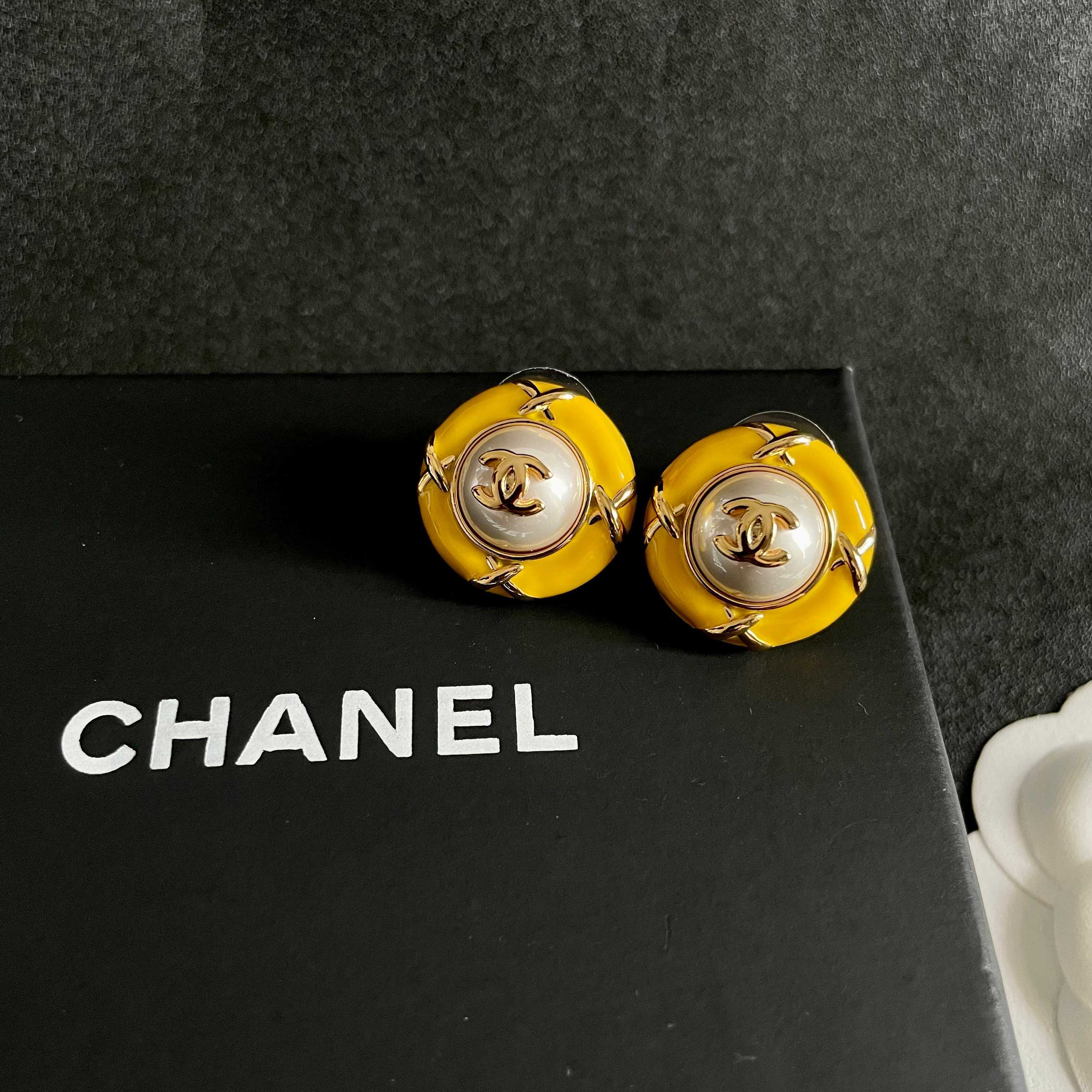 Chanel香奈儿 中古 耳钉👀小香家的款式真心无需多介绍😘🎶每一款都超好看，精致大方，非常显气质