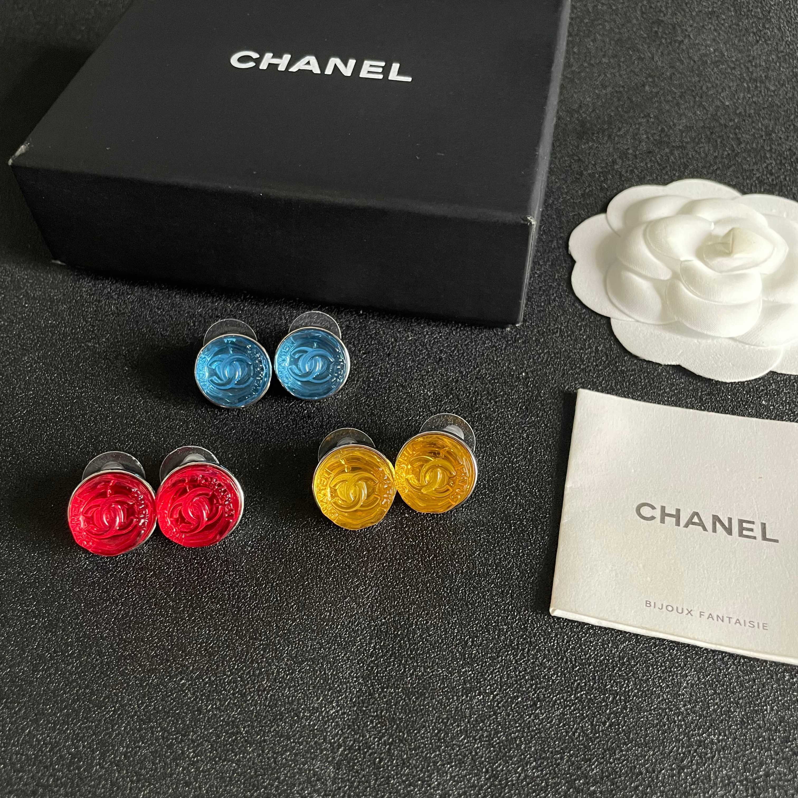 Chanel香奈儿 中古 耳钉👀小香家的款式真心无需多介绍😘🎶每一款都超好看，精致大方，非常显气质