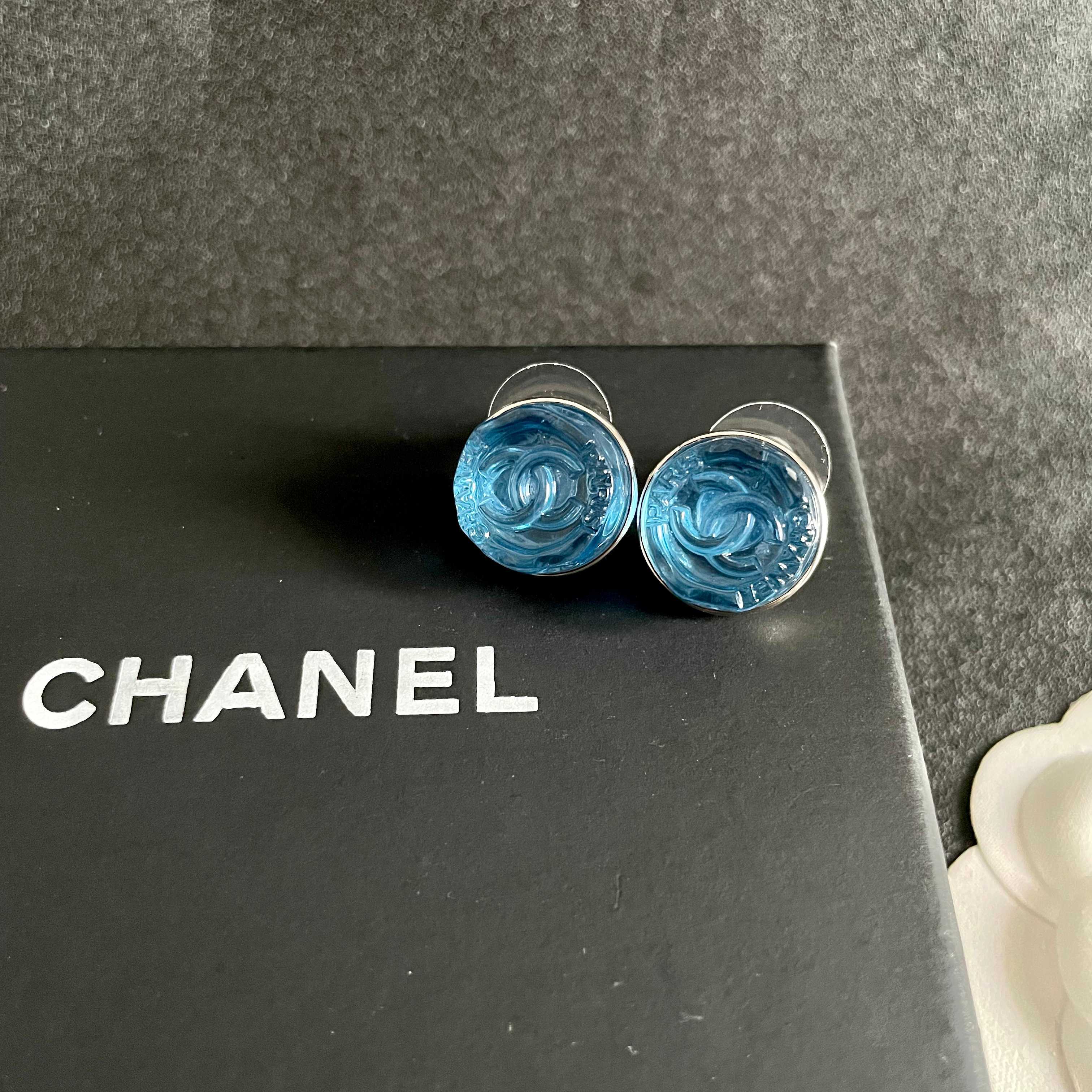 Chanel香奈儿 中古 耳钉👀小香家的款式真心无需多介绍😘🎶每一款都超好看，精致大方，非常显气质