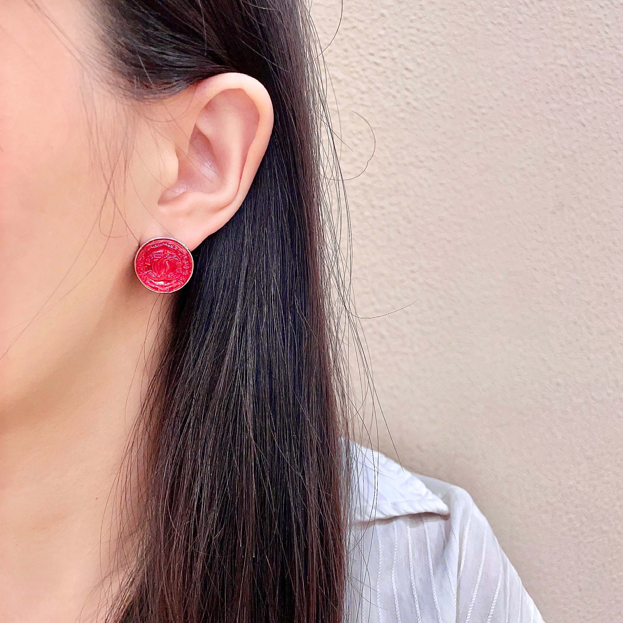 Chanel香奈儿 中古 耳钉👀小香家的款式真心无需多介绍😘🎶每一款都超好看，精致大方，非常显气质