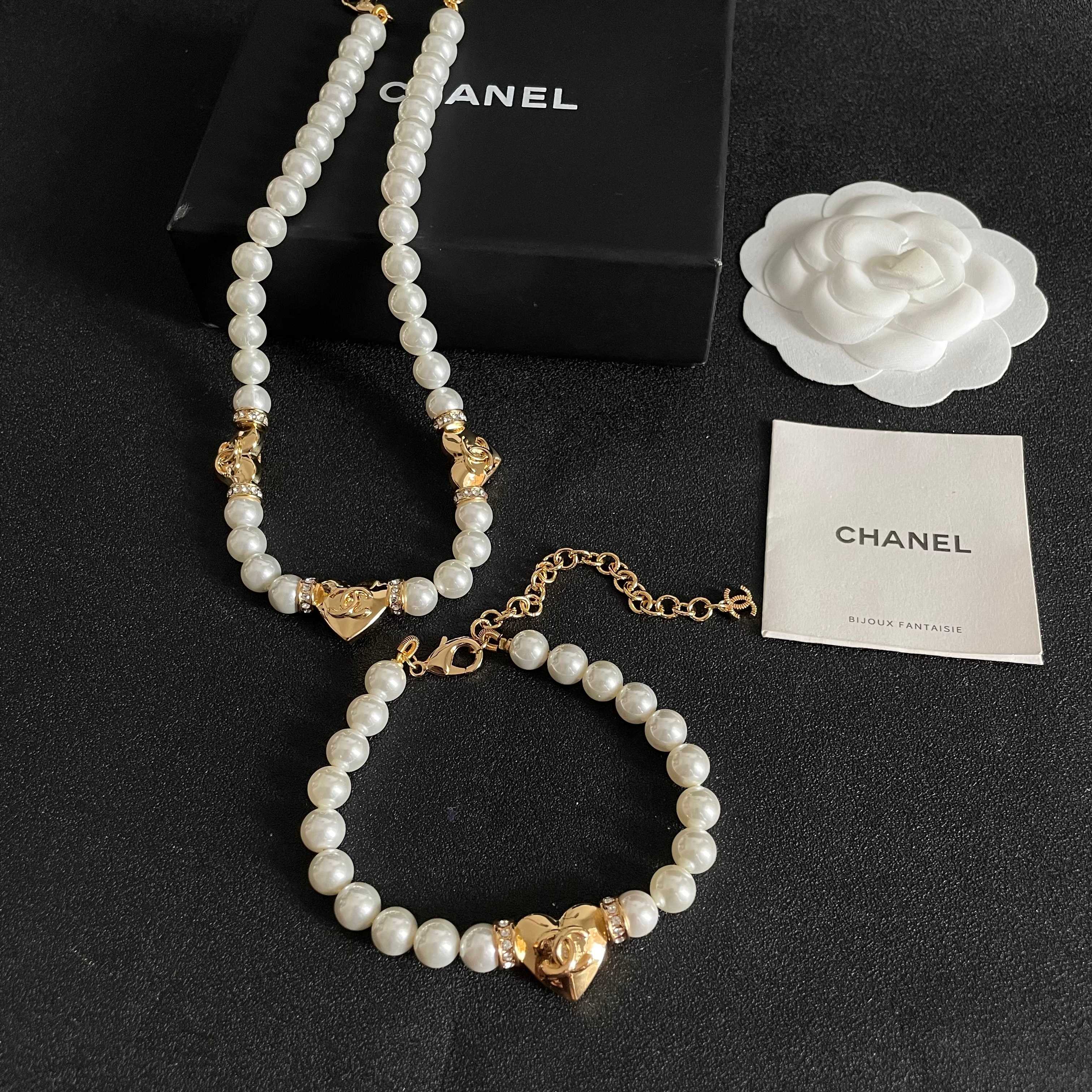 Chanel香奈儿 中古 手链👀原版复刻logo  小香家的款式真心无需多介绍😘🎶每一款都超好看，精致大