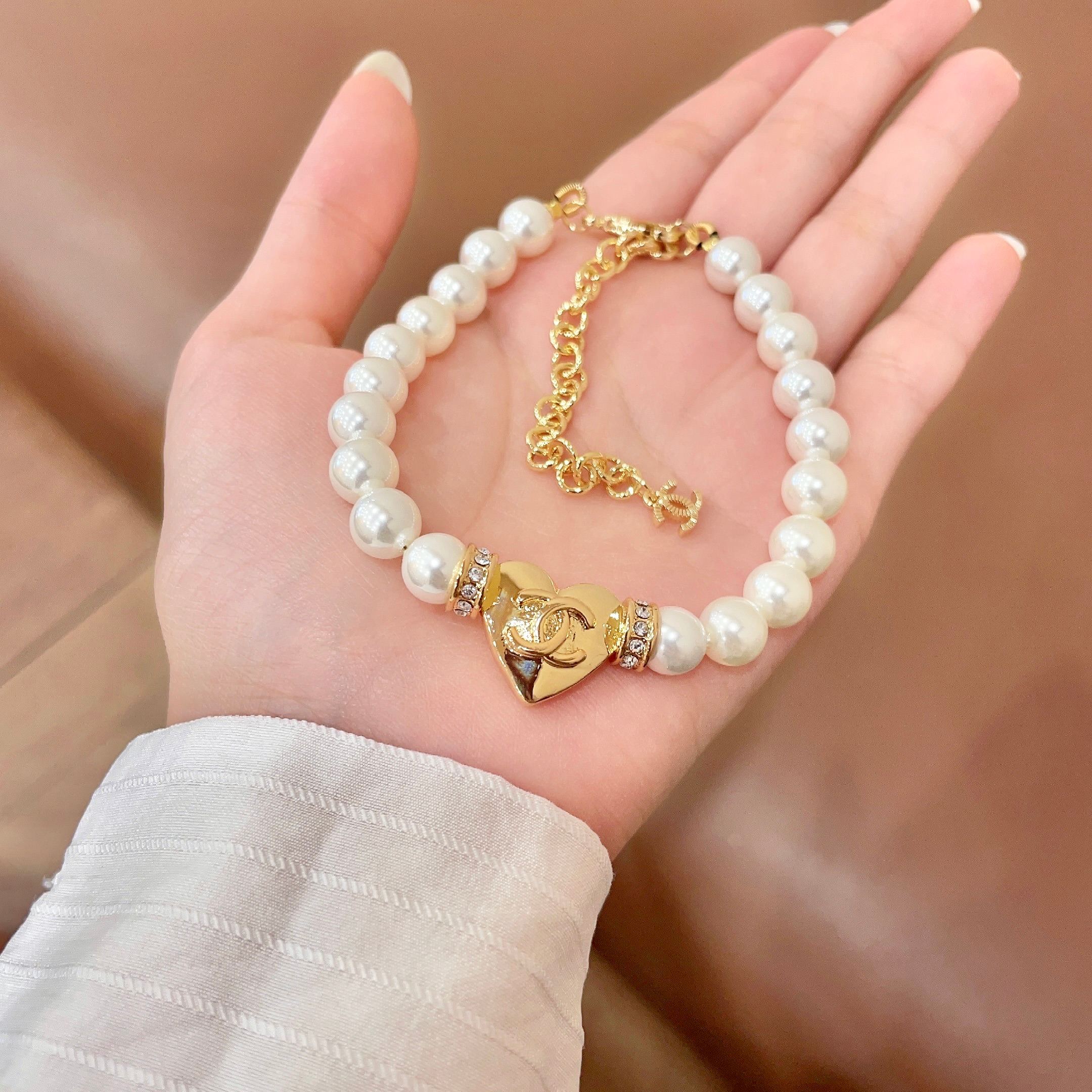 Chanel香奈儿 中古 手链👀原版复刻logo  小香家的款式真心无需多介绍😘🎶每一款都超好看，精致大