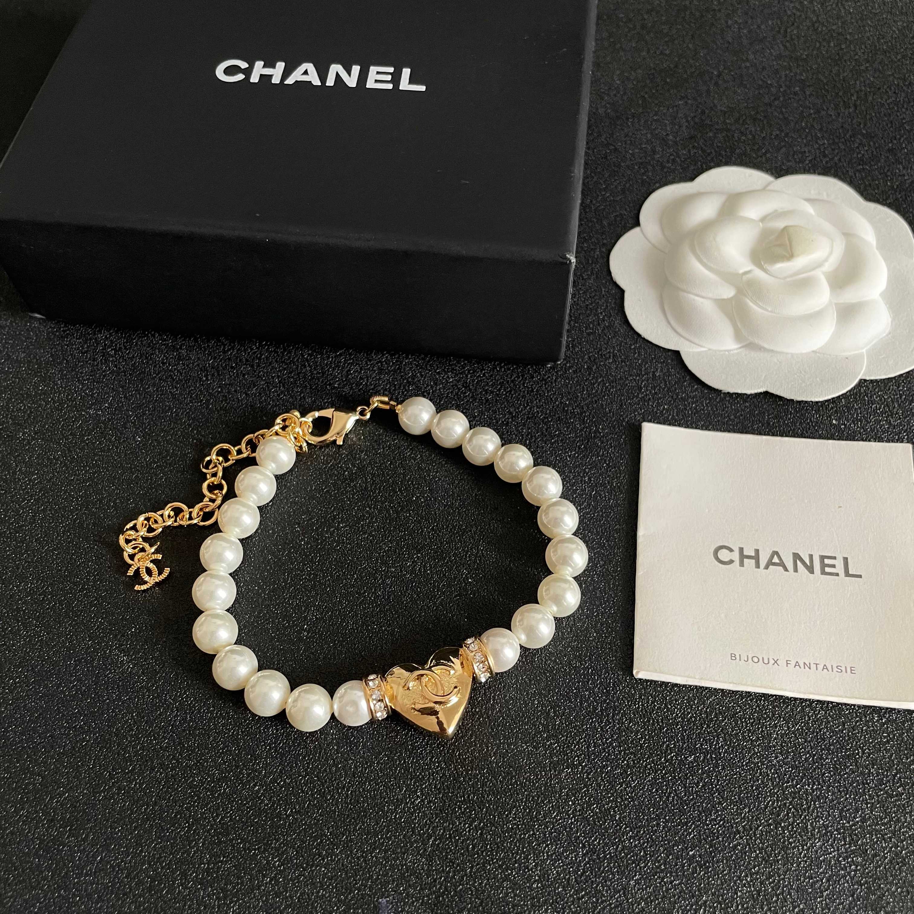 Chanel香奈儿 中古 手链👀原版复刻logo  小香家的款式真心无需多介绍😘🎶每一款都超好看，精致大