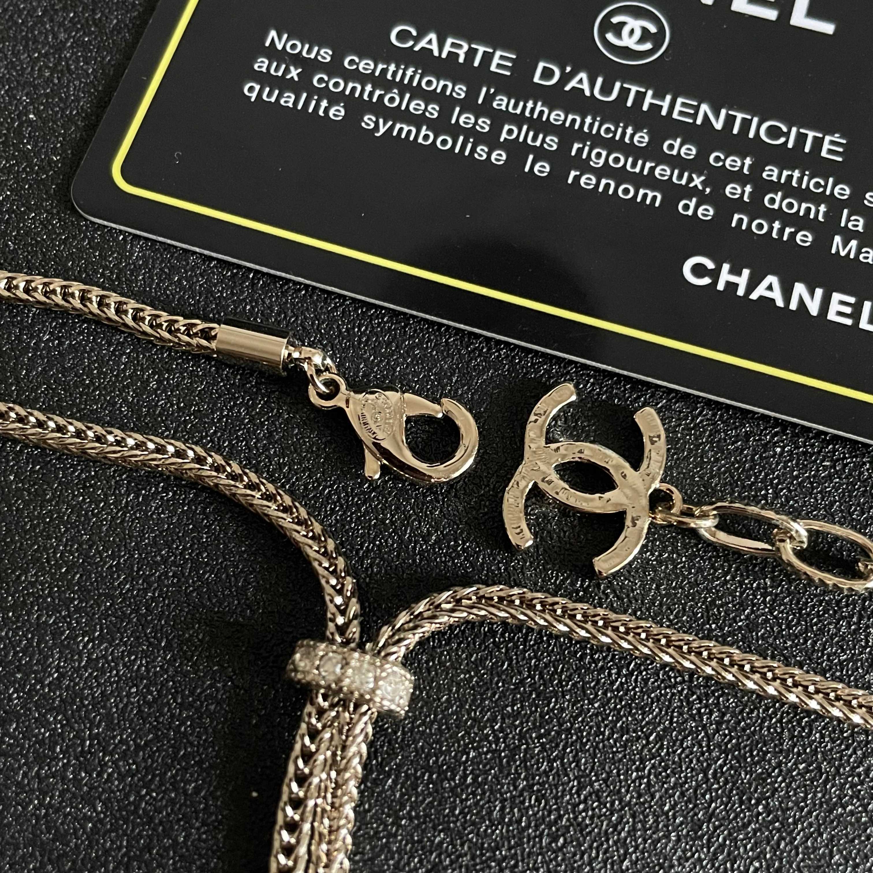 Chanel香奈儿 中古 字母项链👀小香家的款式真心无需多介绍😘🎶每一款都超好看，精致大方，非常显气质.