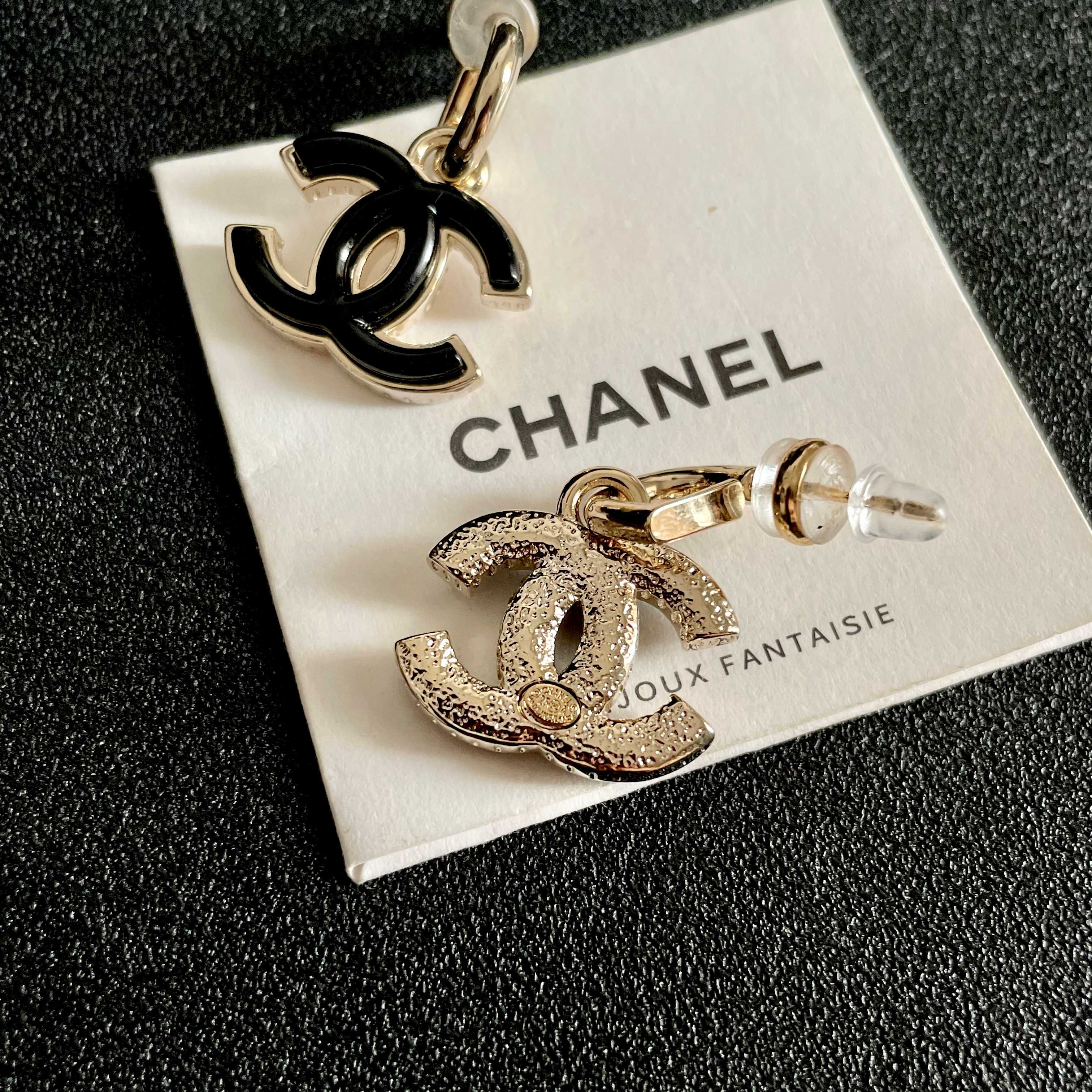 Chanel香奈儿 中古 耳钉👀小香家的款式真心无需多介绍😘🎶每一款都超好看，精致大方，非常显气质