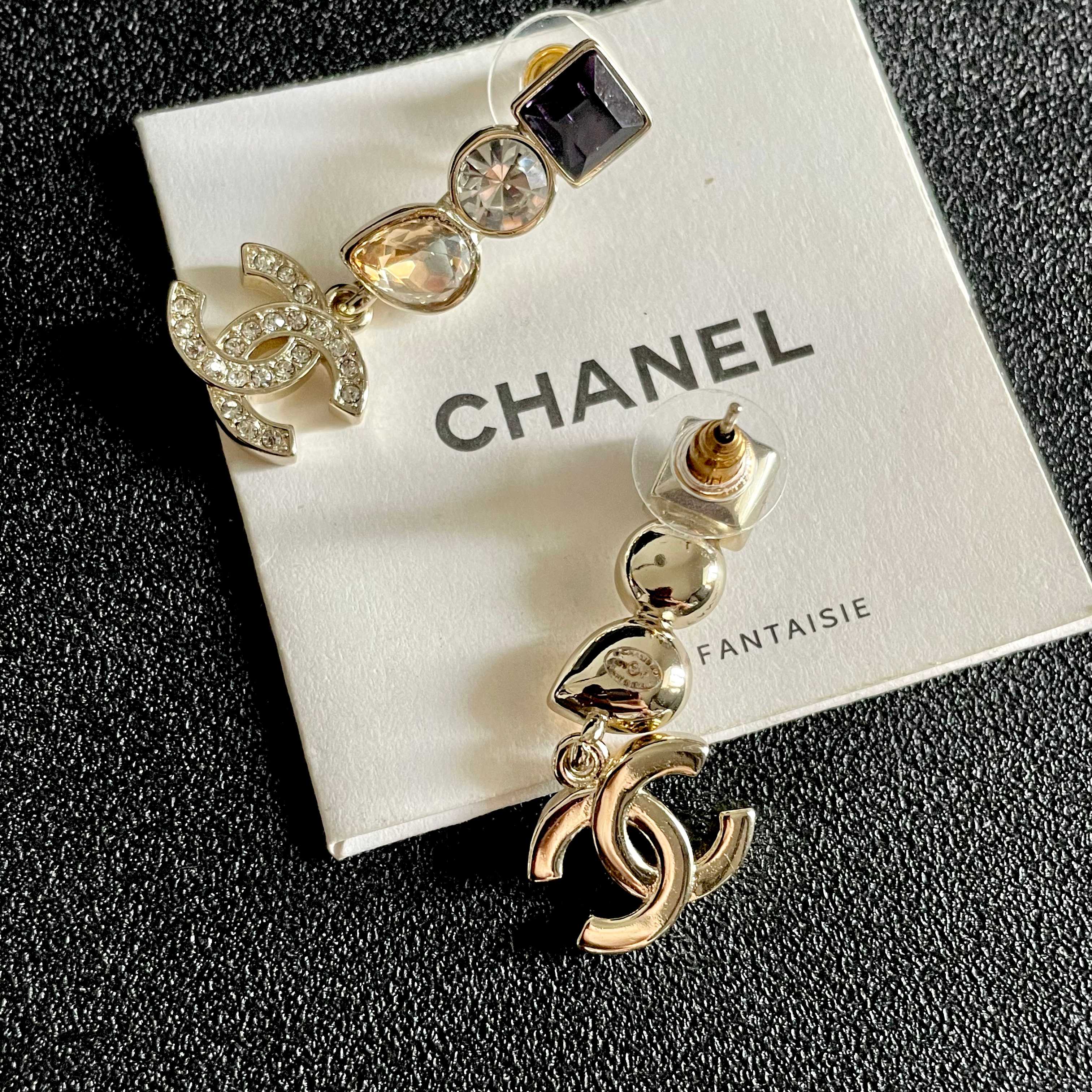 Chanel香奈儿 中古 耳钉👀小香家的款式真心无需多介绍😘🎶每一款都超好看，精致大方，非常显气质