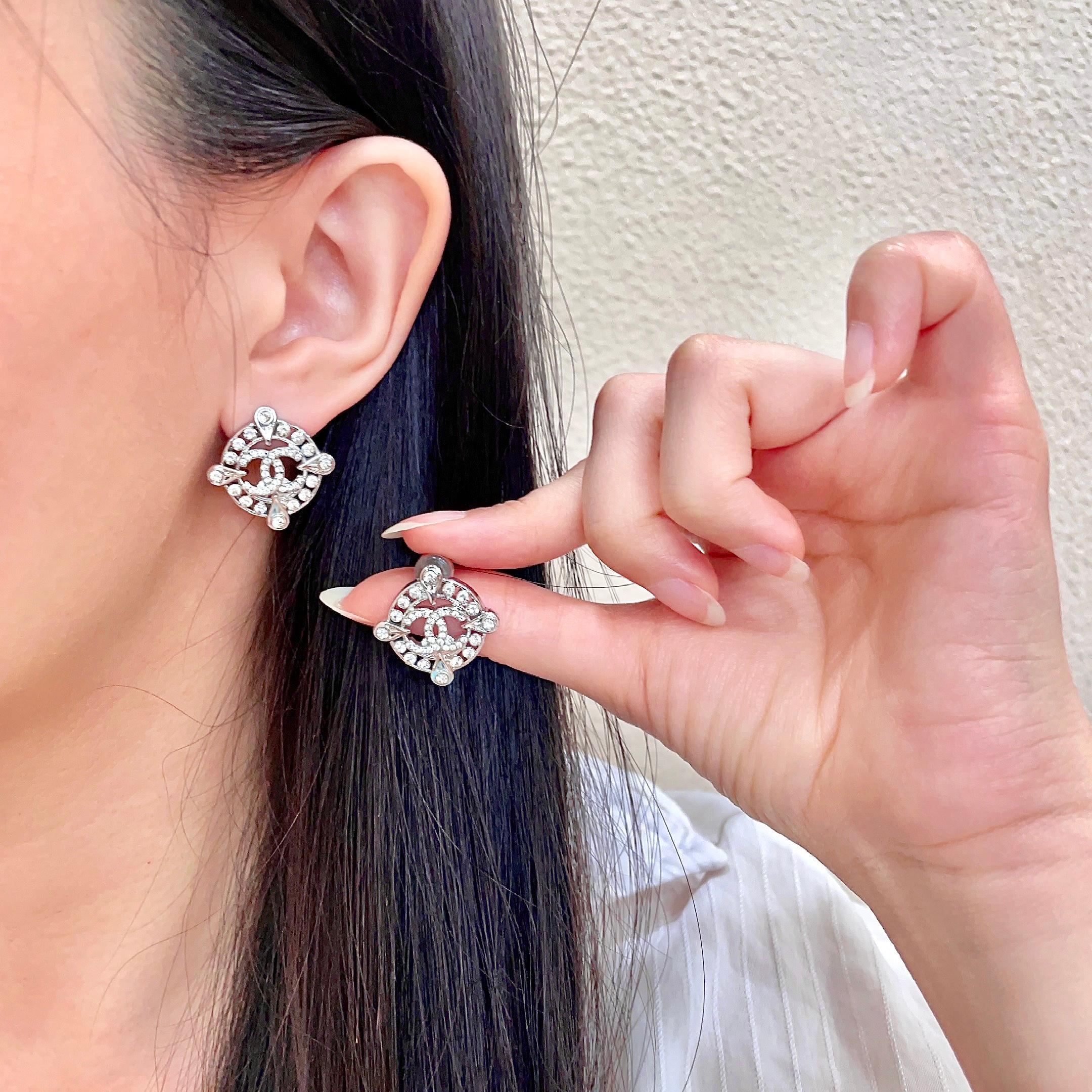 Chanel香奈儿 中古 耳钉👀小香家的款式真心无需多介绍😘🎶每一款都超好看，精致大方，非常显气质