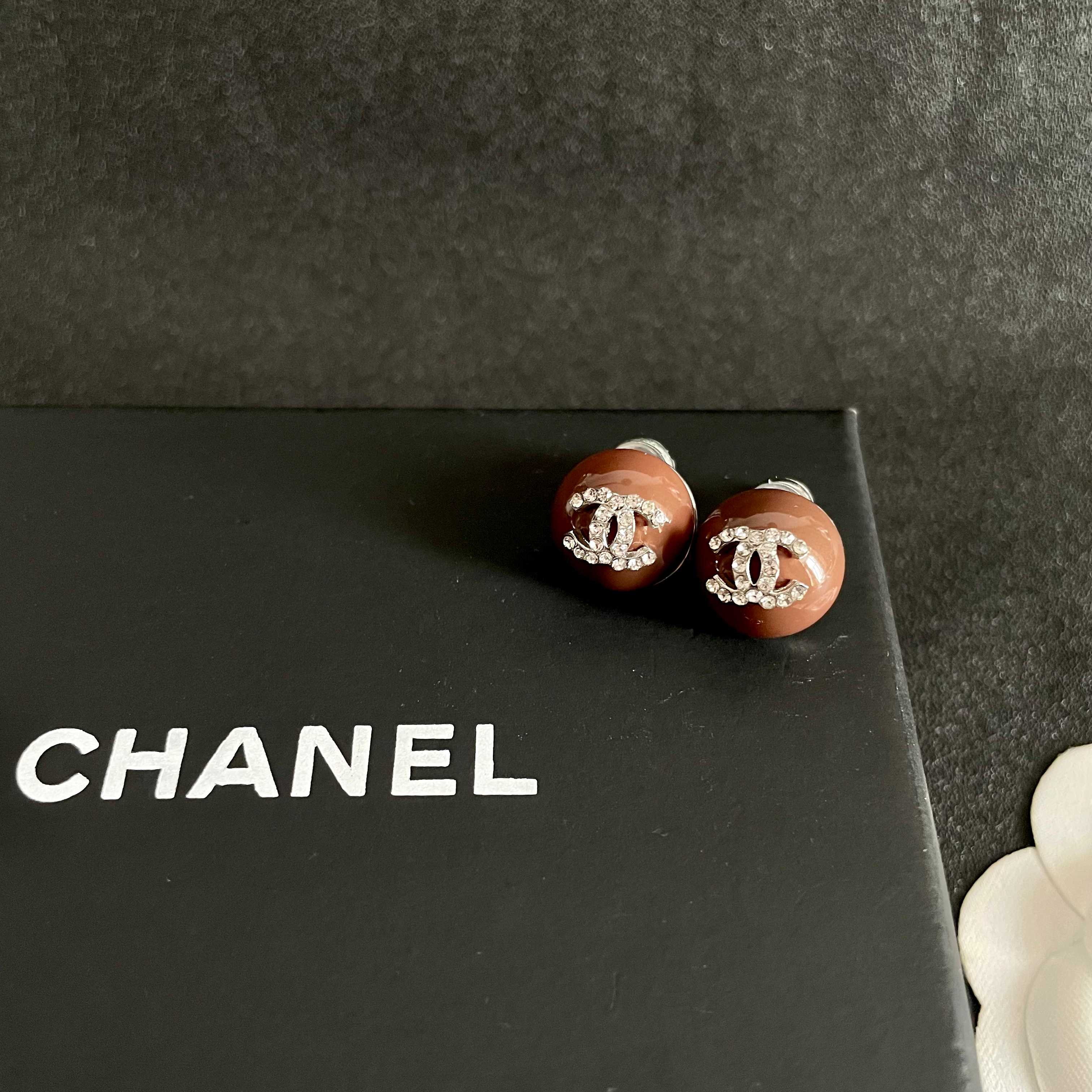 Chanel香奈儿 中古 耳钉👀小香家的款式真心无需多介绍😘🎶每一款都超好看，精致大方，非常显气质