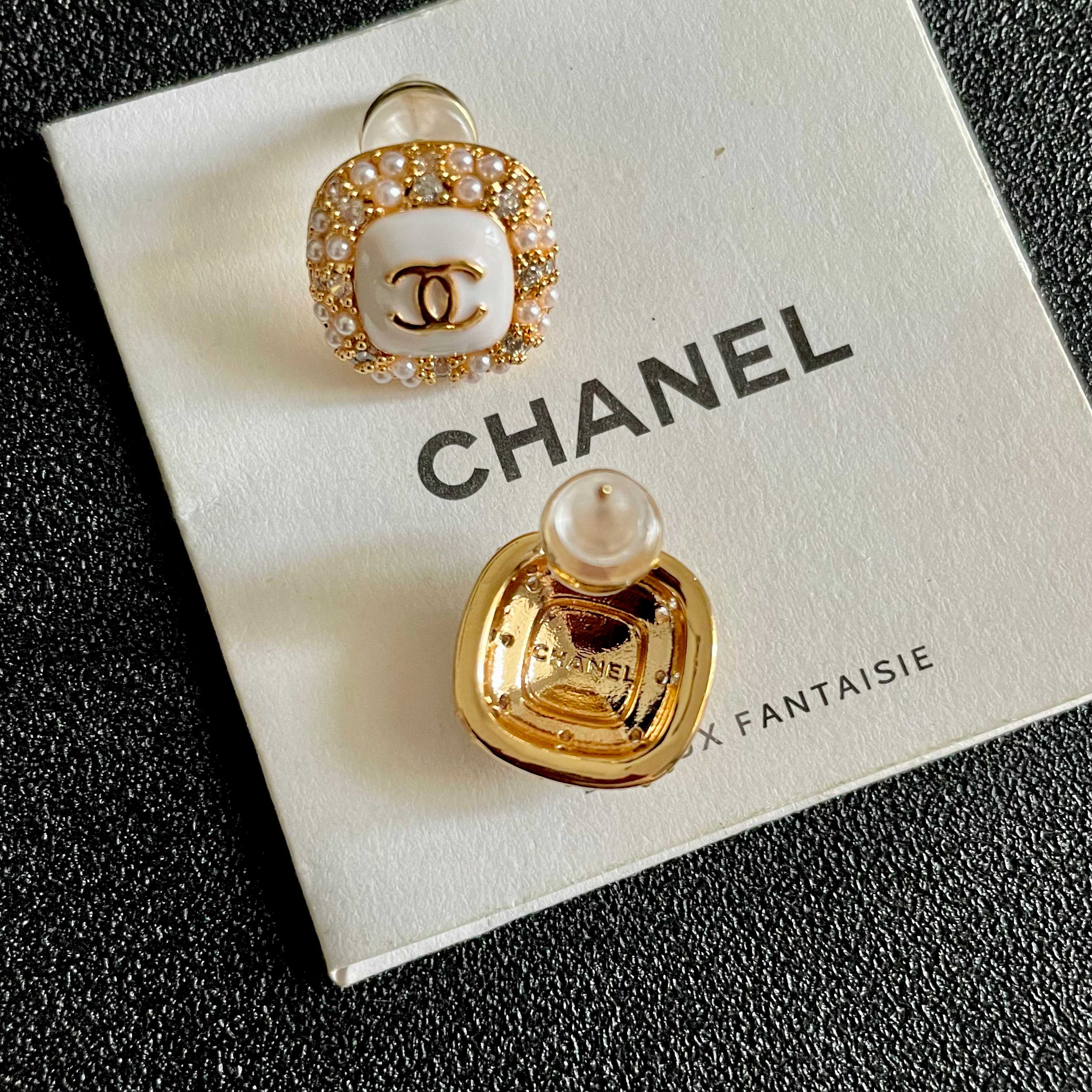 Chanel香奈儿 中古 耳钉👀小香家的款式真心无需多介绍😘🎶每一款都超好看，精致大方，非常显气质
