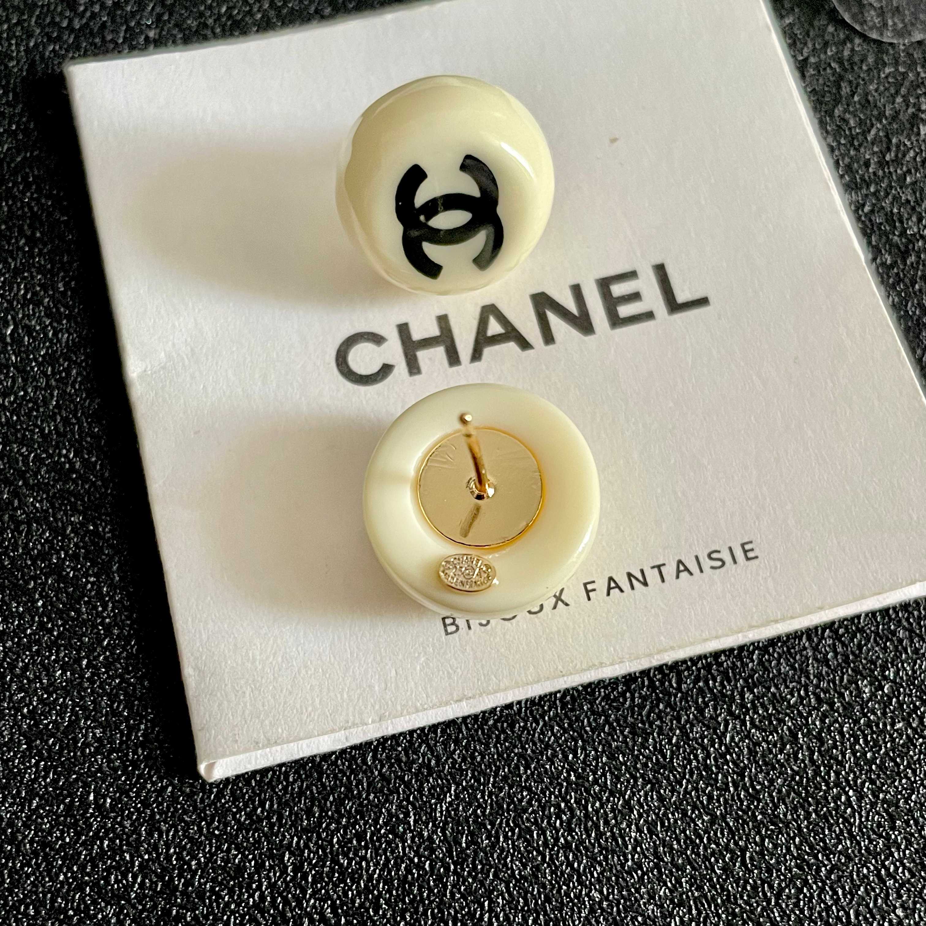 Chanel香奈儿 中古 耳钉👀小香家的款式真心无需多介绍😘🎶每一款都超好看，精致大方，非常显气质