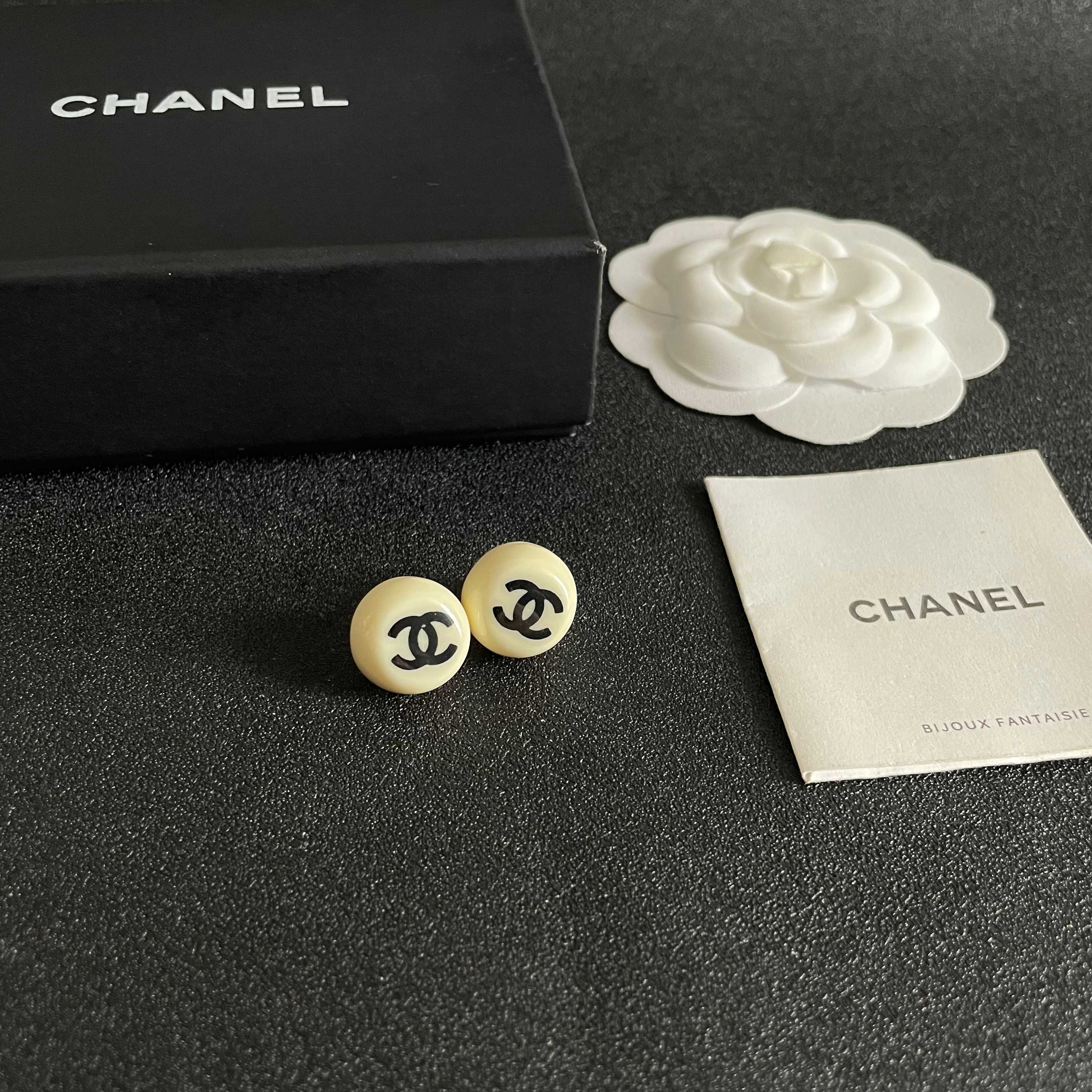 Chanel香奈儿 中古 耳钉👀小香家的款式真心无需多介绍😘🎶每一款都超好看，精致大方，非常显气质