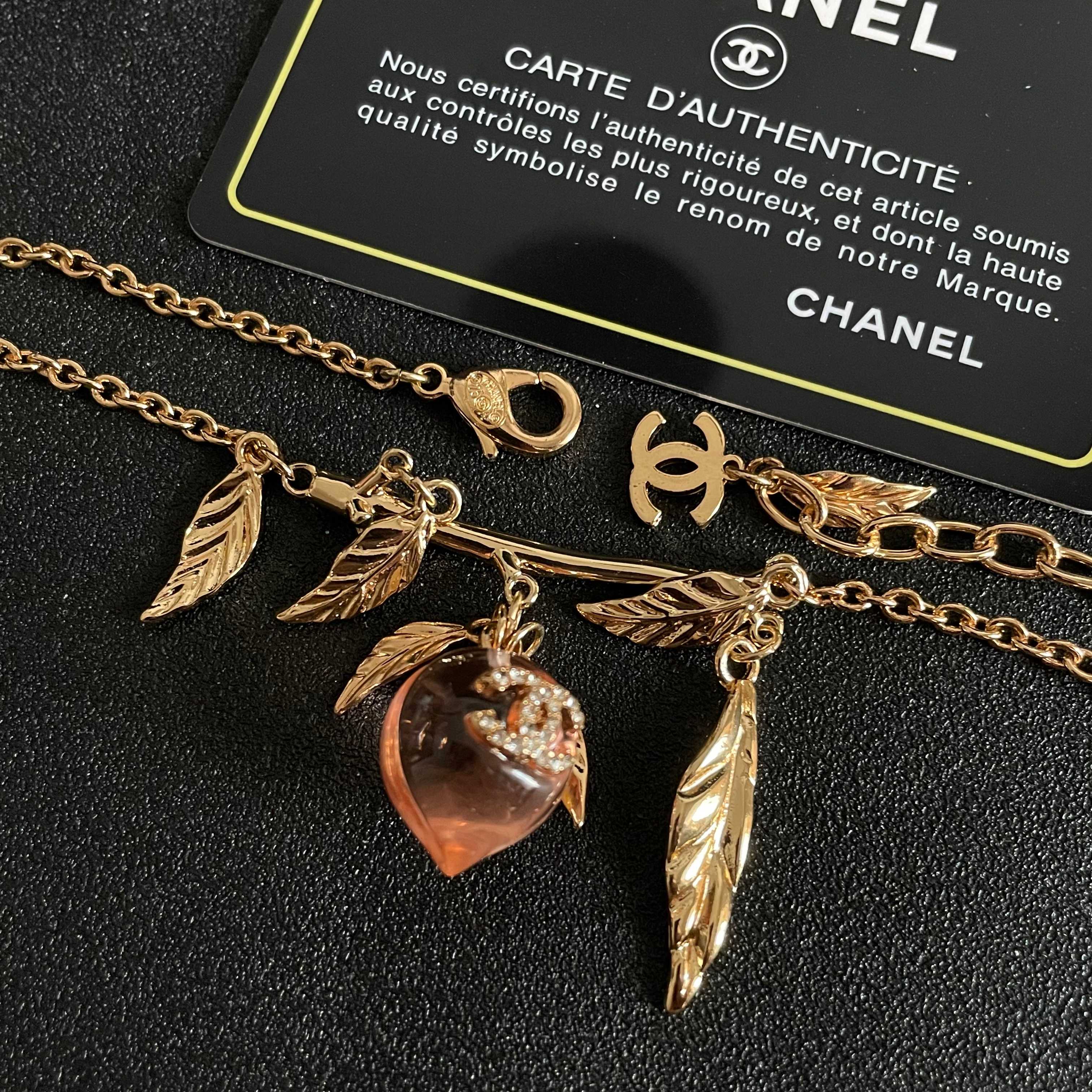 Chanel香奈儿 中古 字母项链👀小香家的款式真心无需多介绍😘🎶每一款都超好看，精致大方，非常显气质.