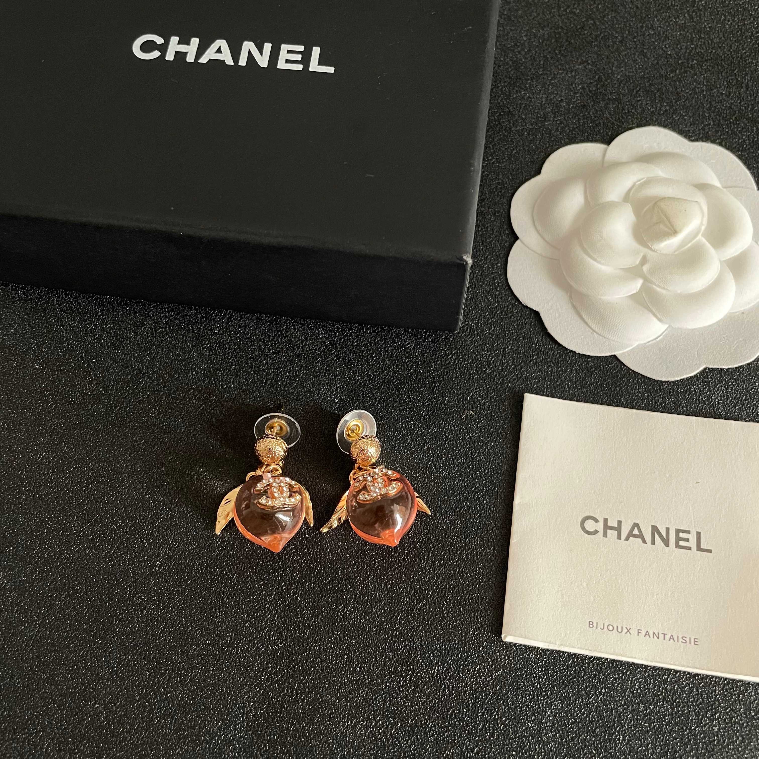 Chanel香奈儿 中古 双C耳钉👀原版复刻logo 小香家的款式真心无需多介绍😘🎶每一款都超好看，精致