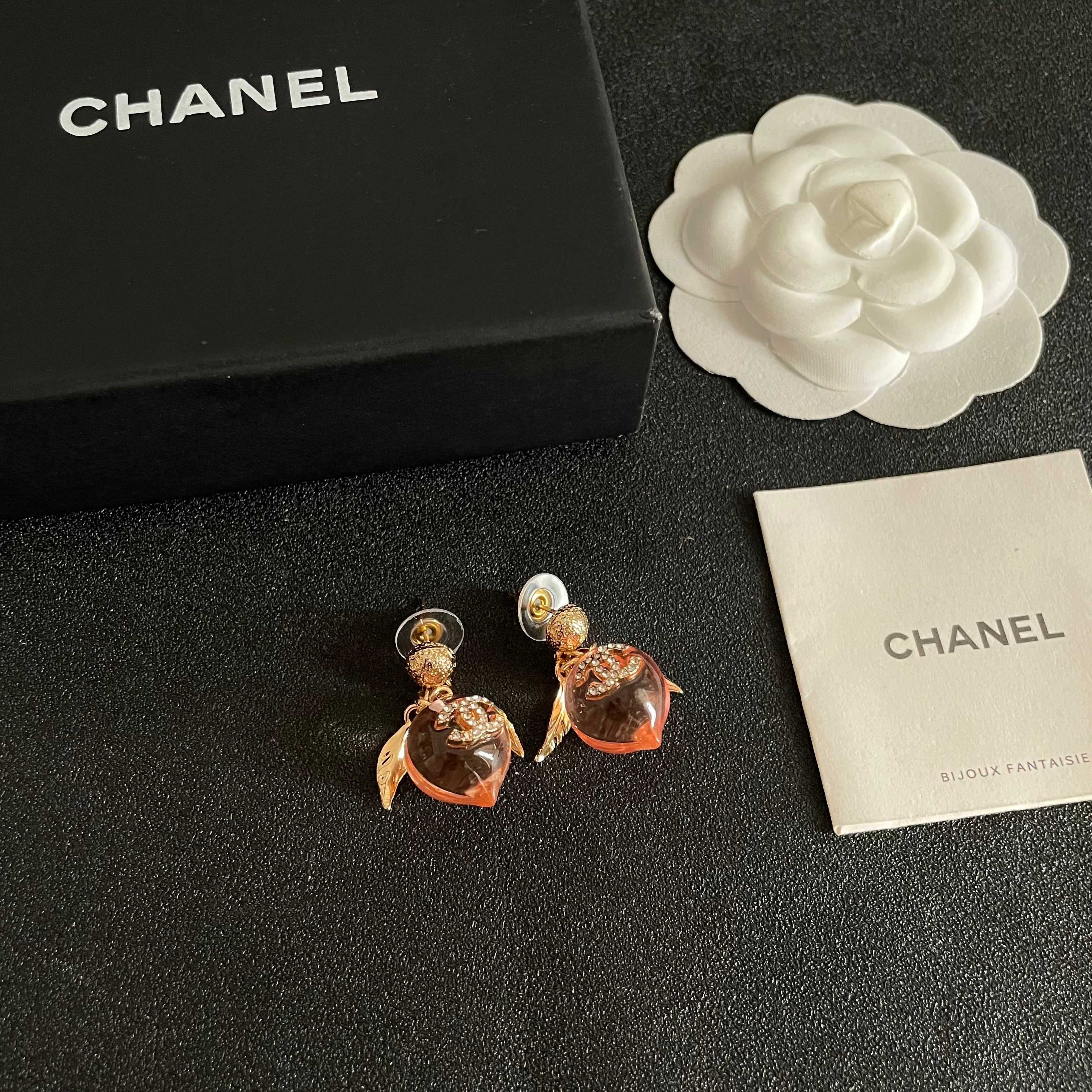 Chanel香奈儿 中古 双C耳钉👀原版复刻logo 小香家的款式真心无需多介绍😘🎶每一款都超好看，精致