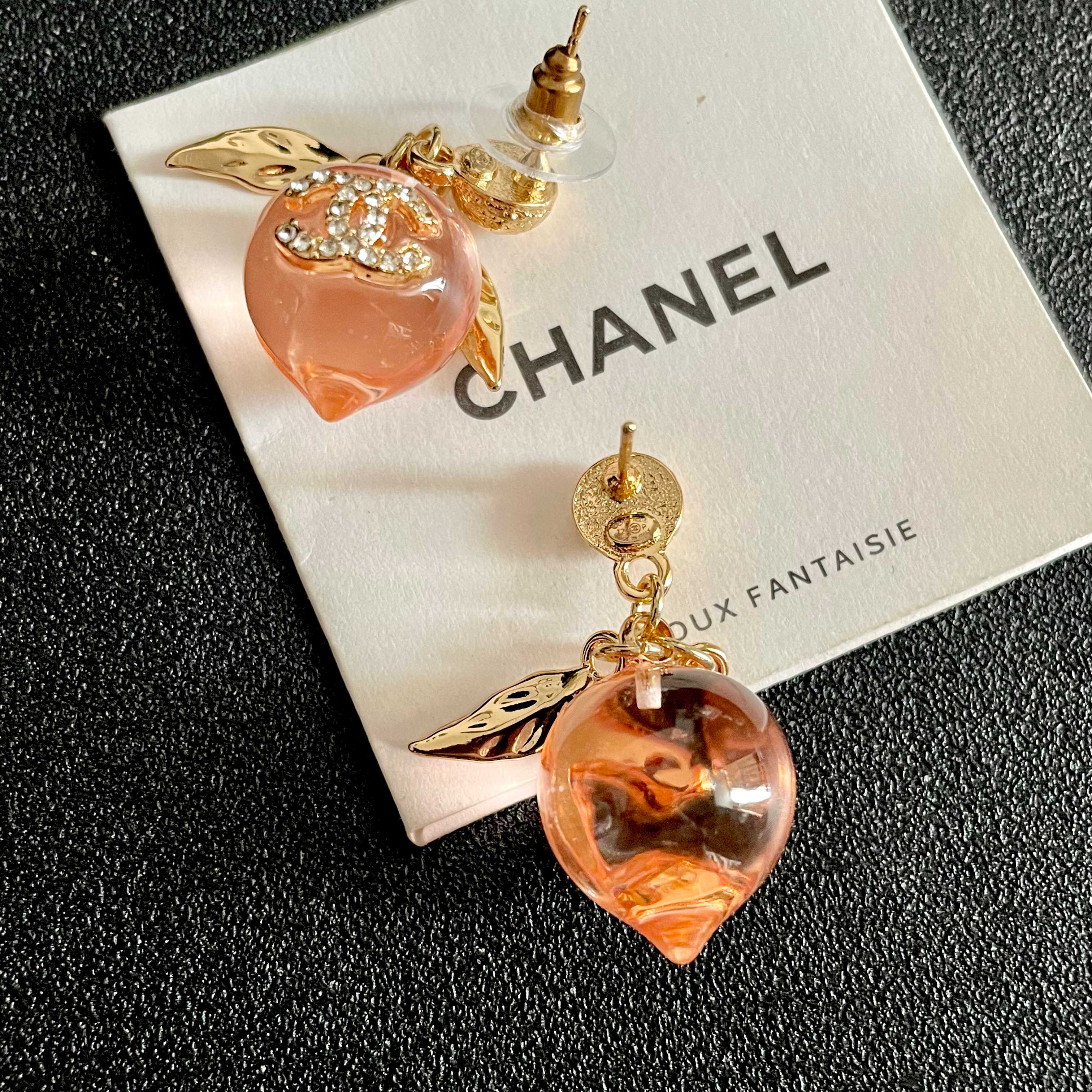 Chanel香奈儿 中古 双C耳钉👀原版复刻logo 小香家的款式真心无需多介绍😘🎶每一款都超好看，精致