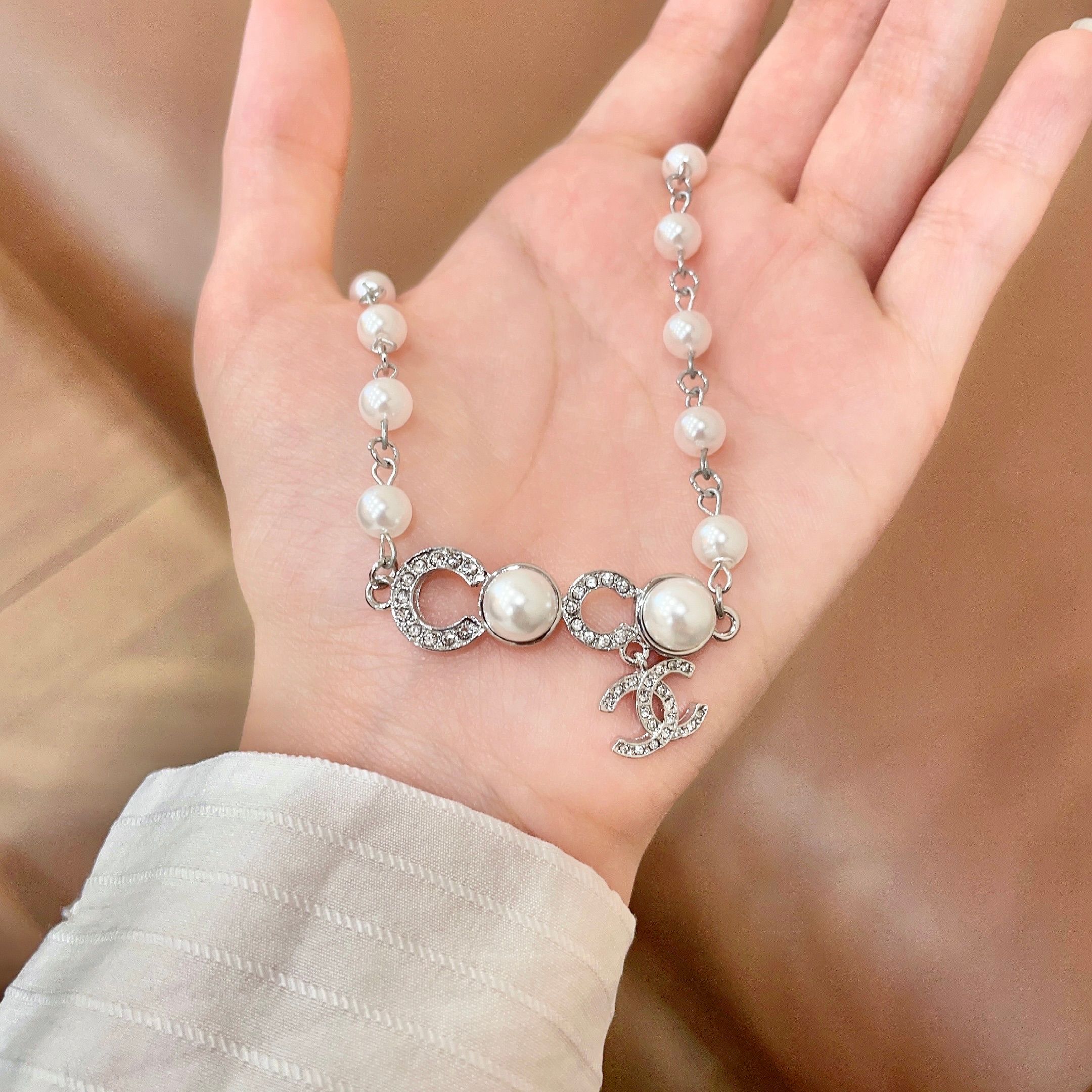Chanel香奈儿 中古 字母项链👀小香家的款式真心无需多介绍😘🎶每一款都超好看，精致大方，非常显气质.