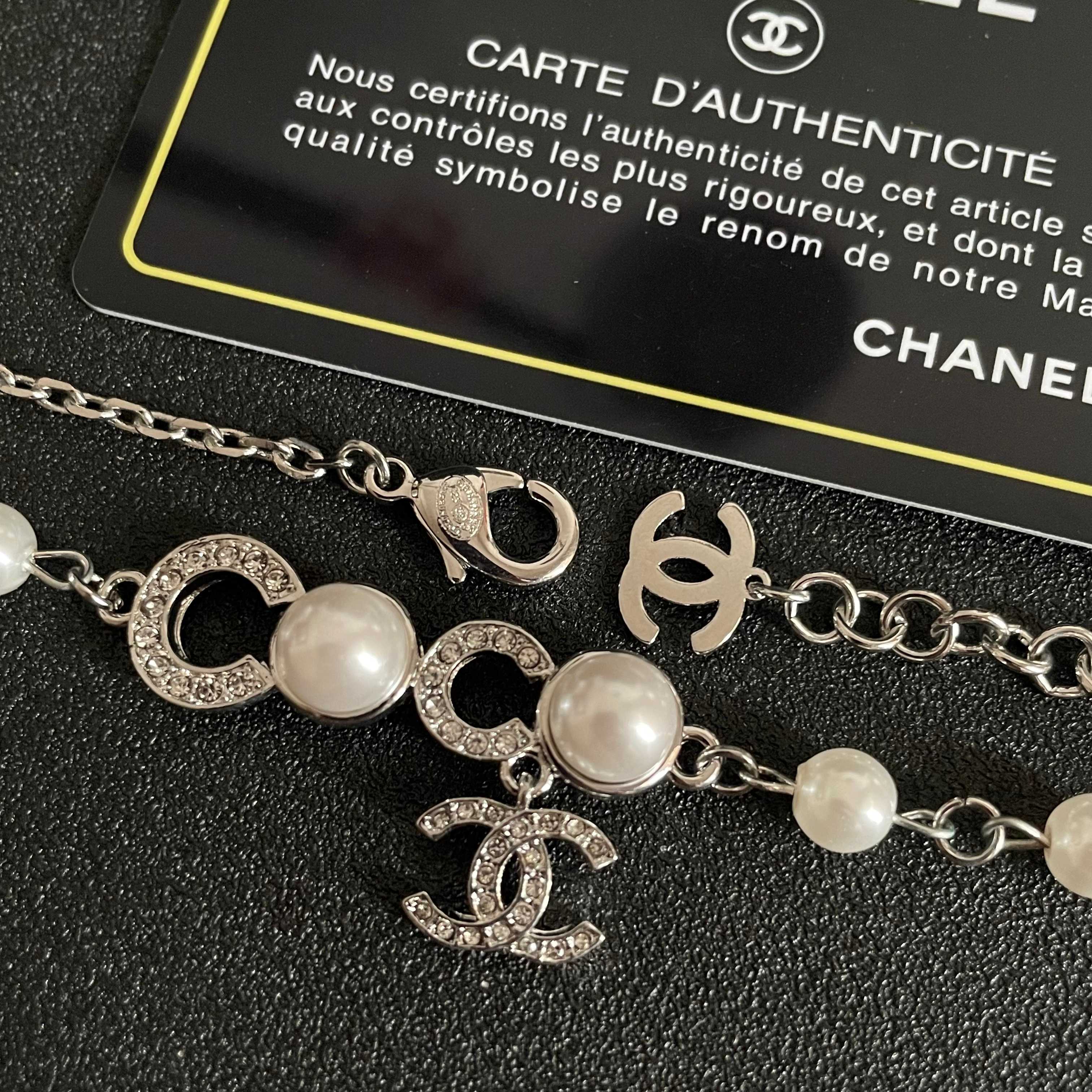 Chanel香奈儿 中古 字母项链👀小香家的款式真心无需多介绍😘🎶每一款都超好看，精致大方，非常显气质.