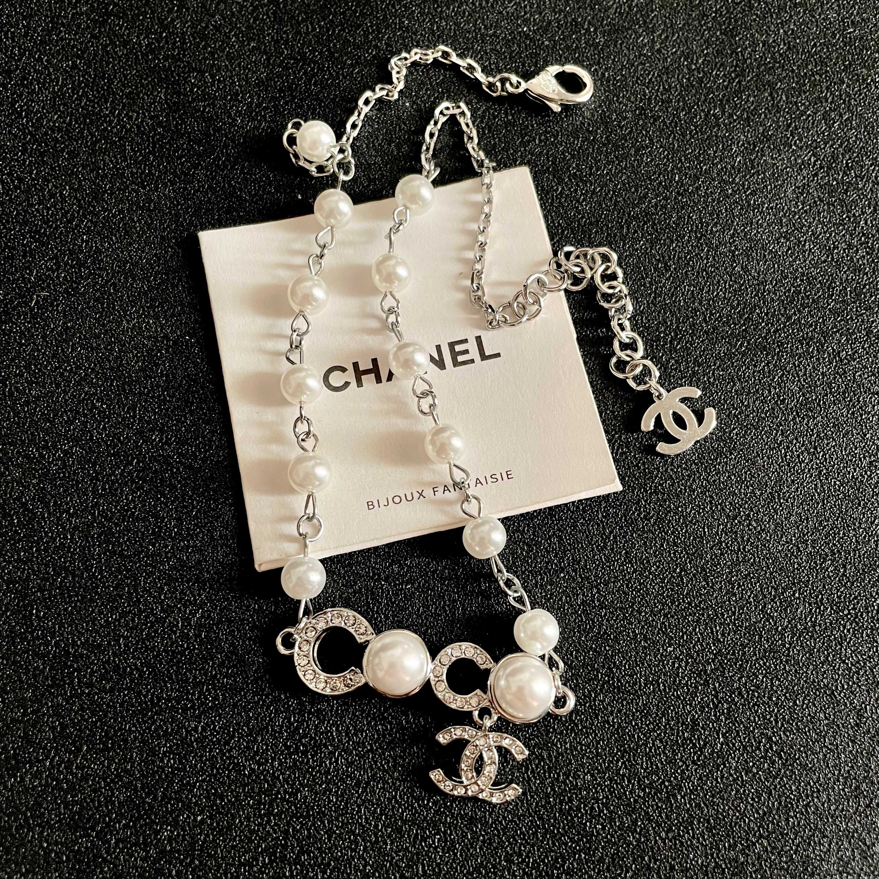 Chanel香奈儿 中古 字母项链👀小香家的款式真心无需多介绍😘🎶每一款都超好看，精致大方，非常显气质.