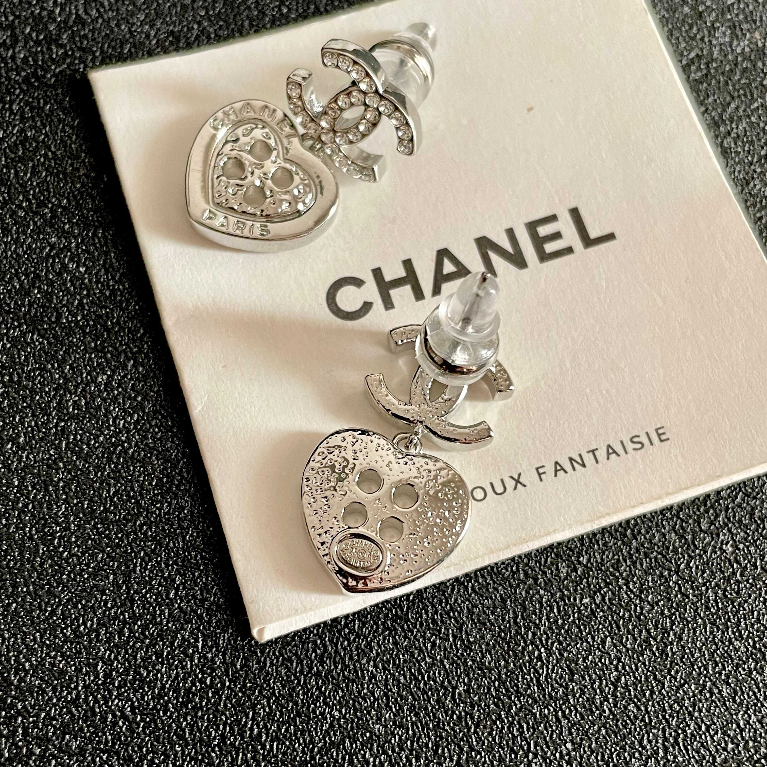 Chanel香奈儿 中古 耳钉👀小香家的款式真心无需多介绍😘🎶每一款都超好看，精致大方，非常显气质