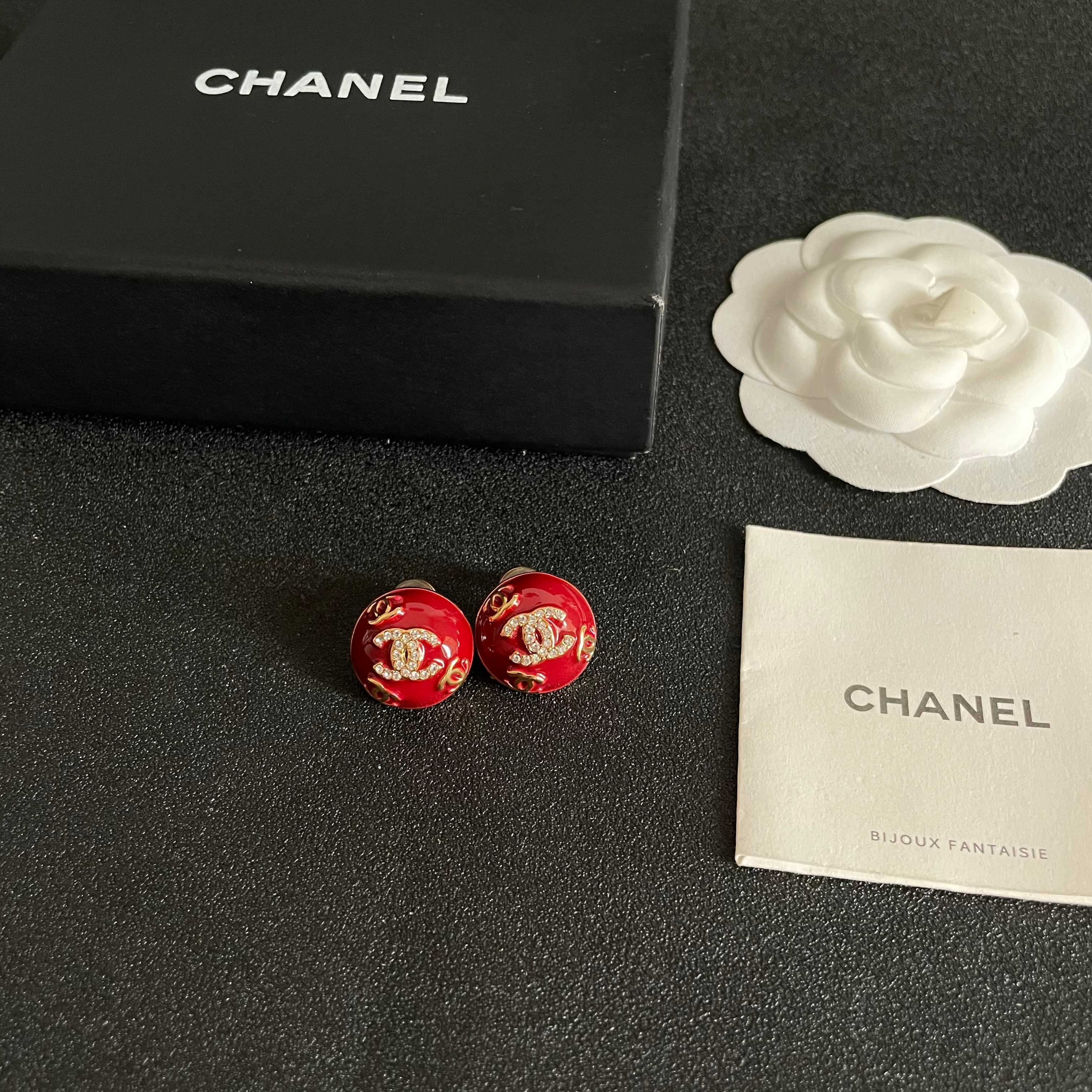 Chanel香奈儿 中古 耳钉👀小香家的款式真心无需多介绍😘🎶每一款都超好看，精致大方，非常显气质